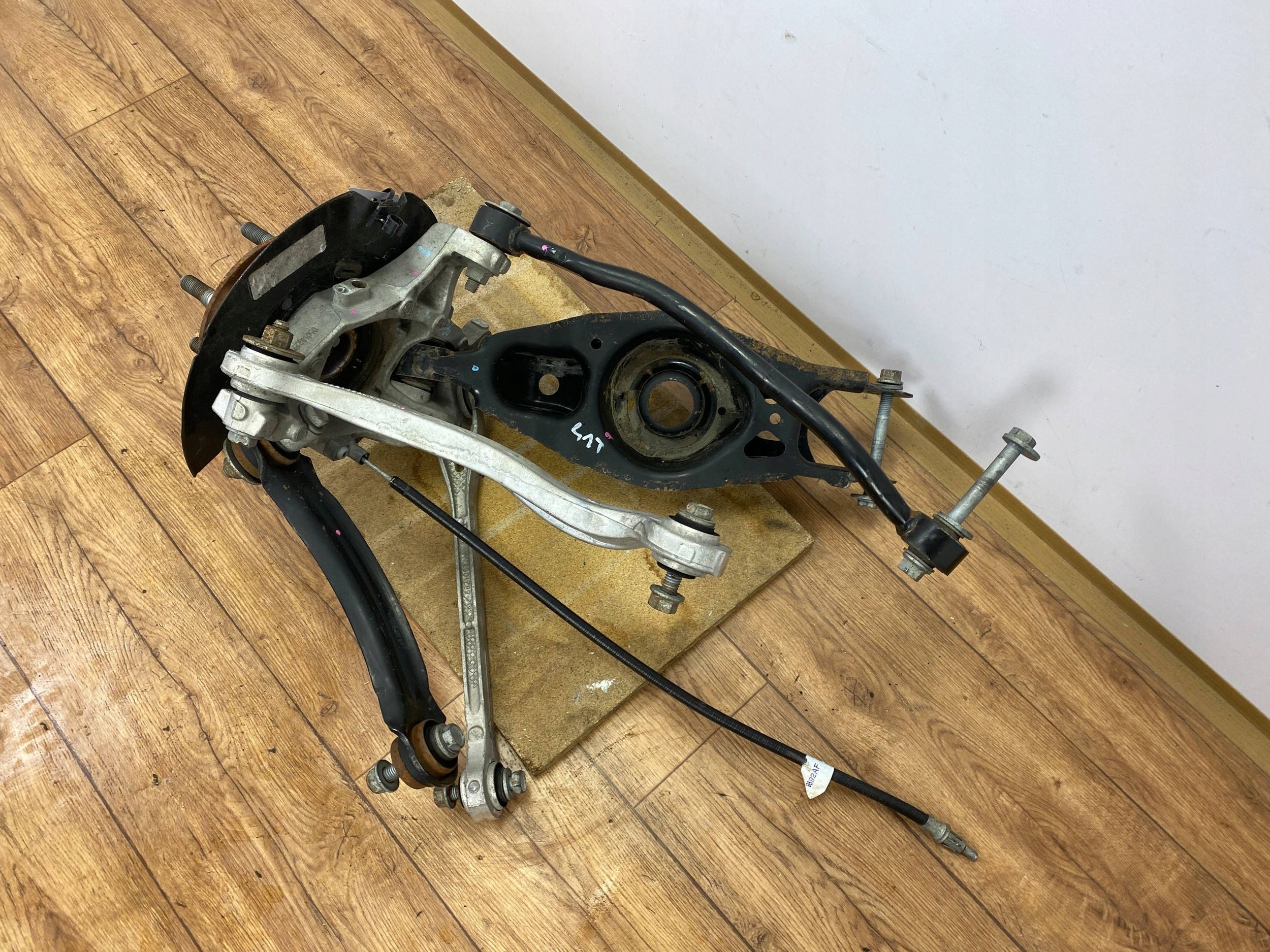 swing rear sususpension rear. Dodge Challenger 2015