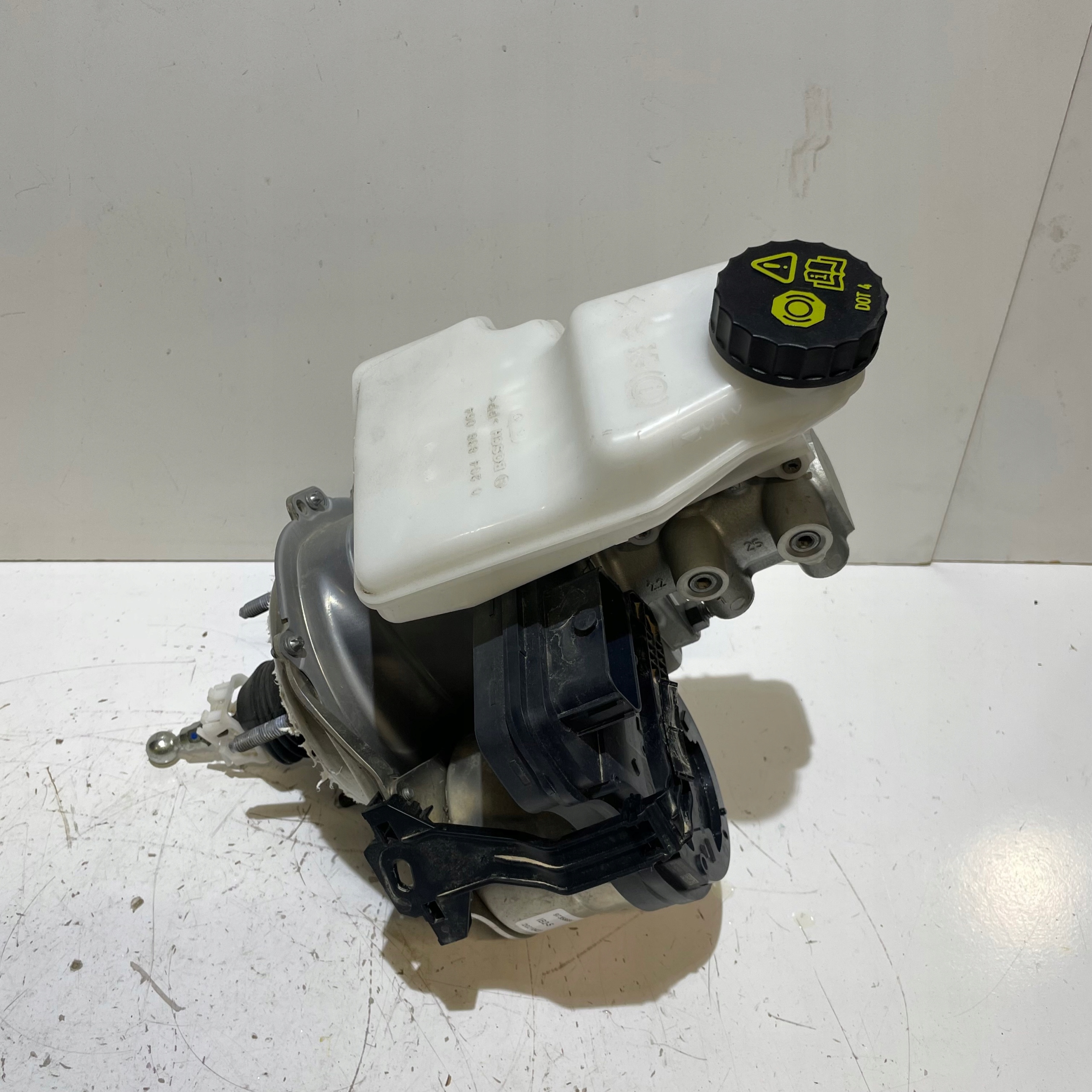 PEUGEOT 3008 II HYBRYDA 21R POMPA SERVO 9841952080