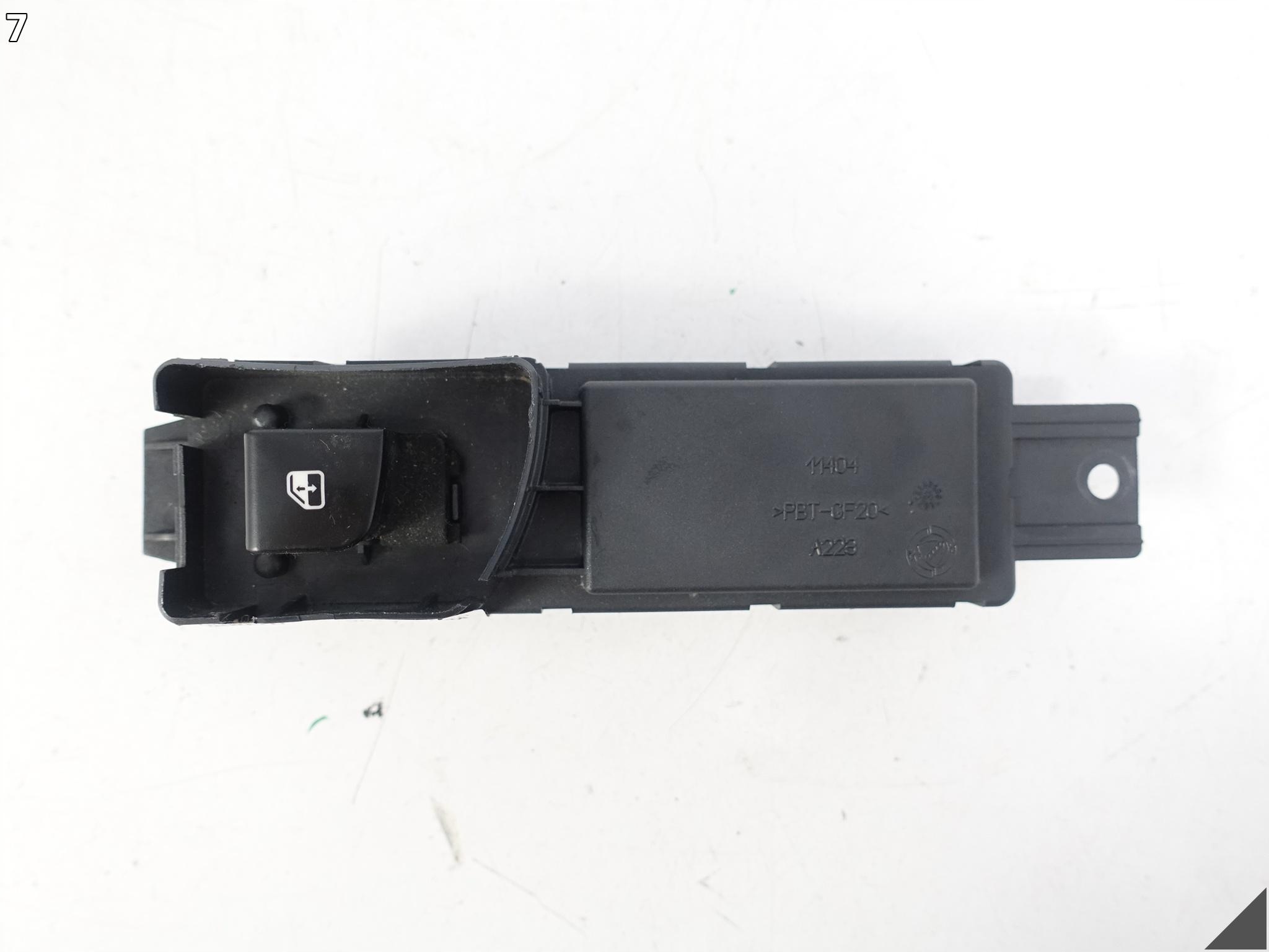 MASERATI GRANTURISMO M145 07-19 control panel windows door left front UK