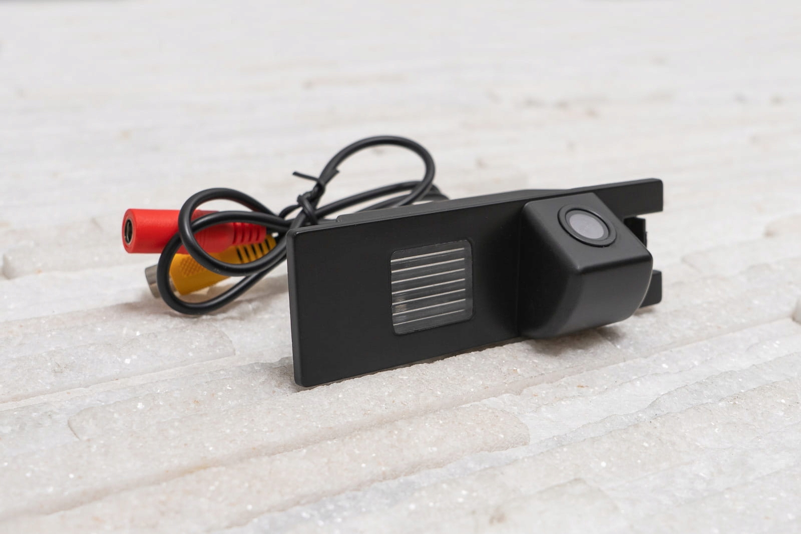 OPEL ASTRA J 2009-2015 KAMERA COFANIA Z LAMPĄ System transmisji obrazu NTSC