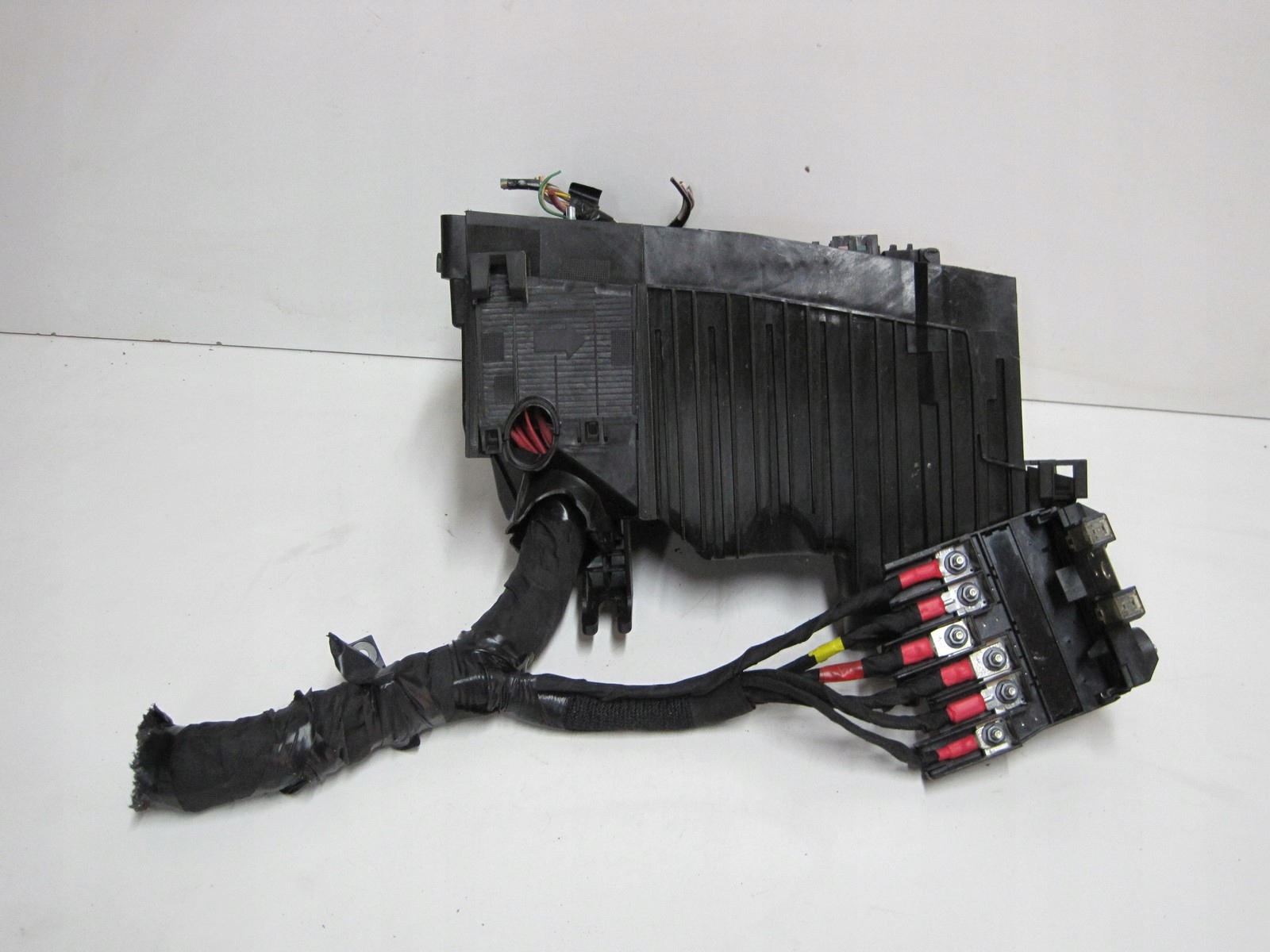 SKRZYNKA BEZPIECZNIKÓW RENAULT 403888090R Producent części Renault OE