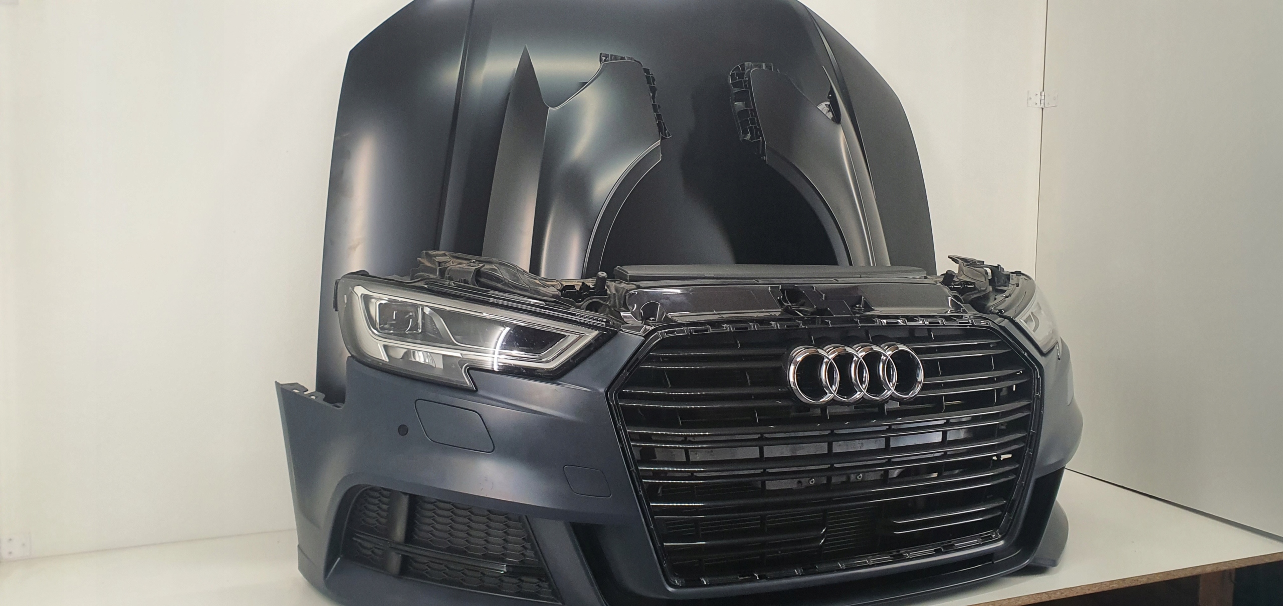 AUDI A3 8V SEDAN S-LINE 17-19 KOMPLETNY PRZÓD LED Typ samochodu Samochody osobowe