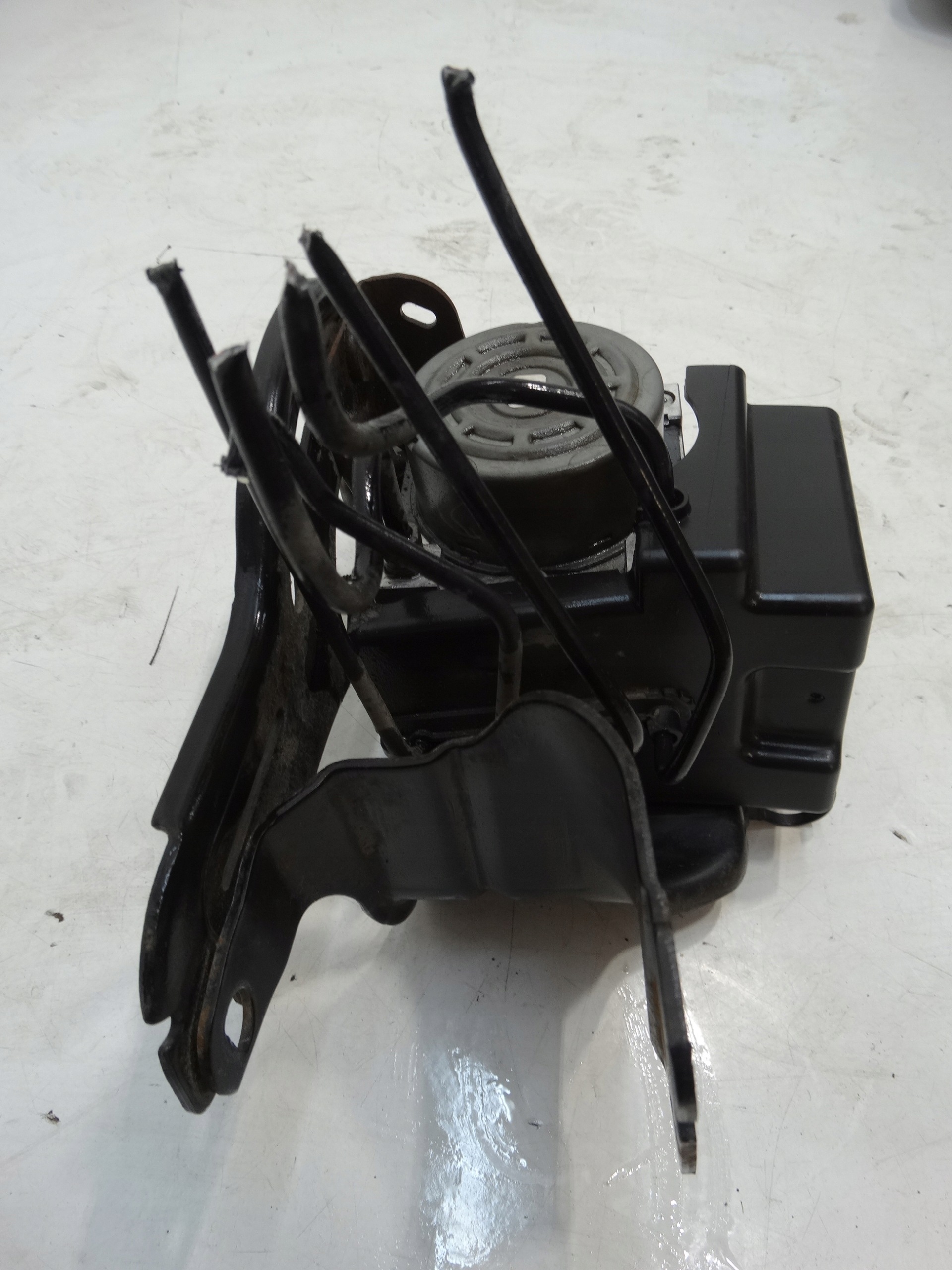 control unit module pump ABS CITROEN PEUGEOT 1.6 BLUEHDI 16R. 9819474880
