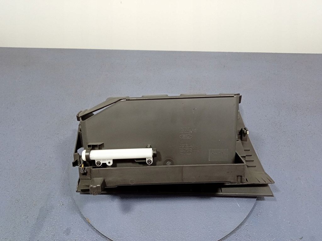 FORD Focus MK3 бардачок пассажира европа F1EBA06044