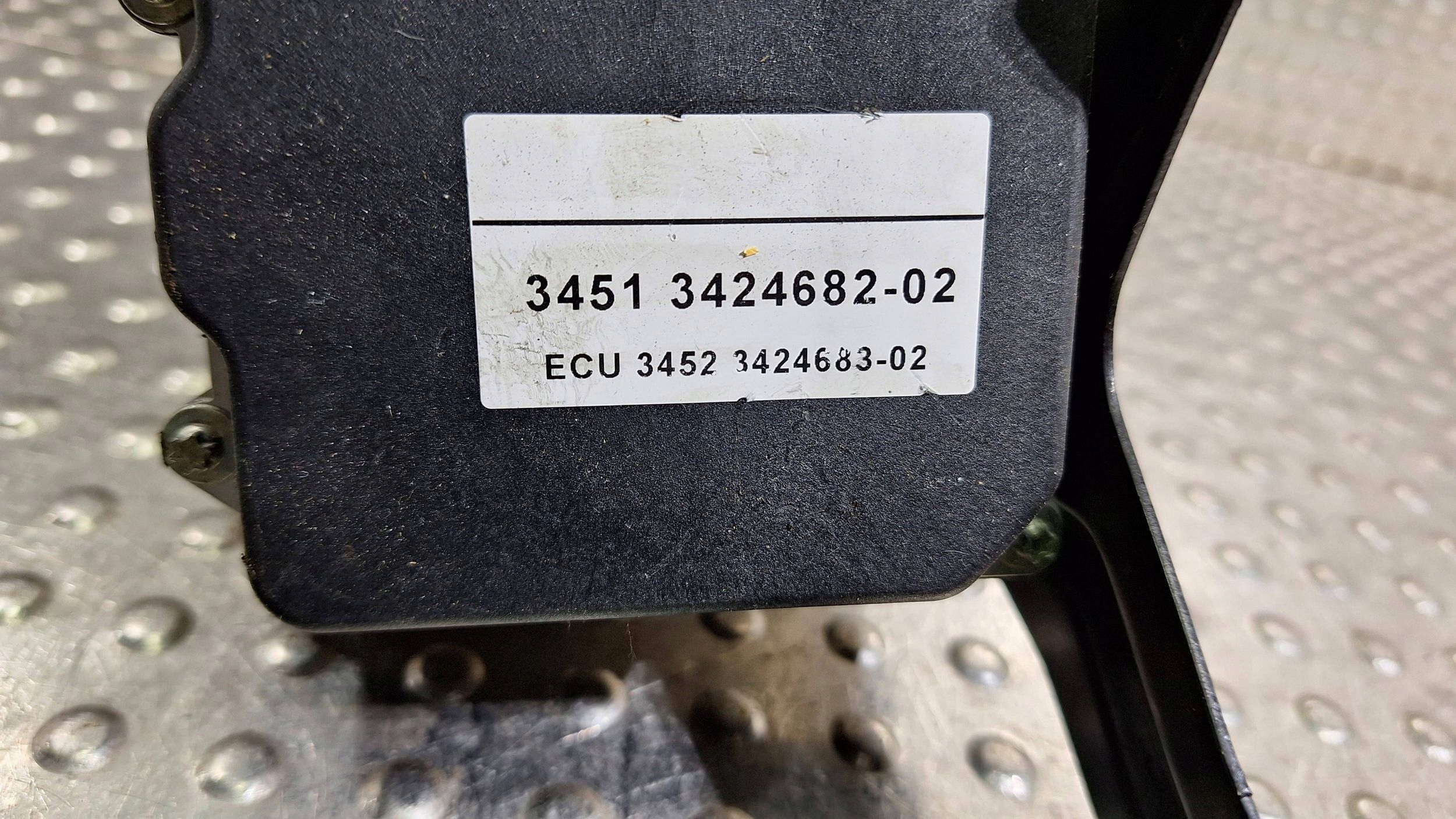 pump control unit ABS 3424682 3424683 BMW X3 E83 2.0D