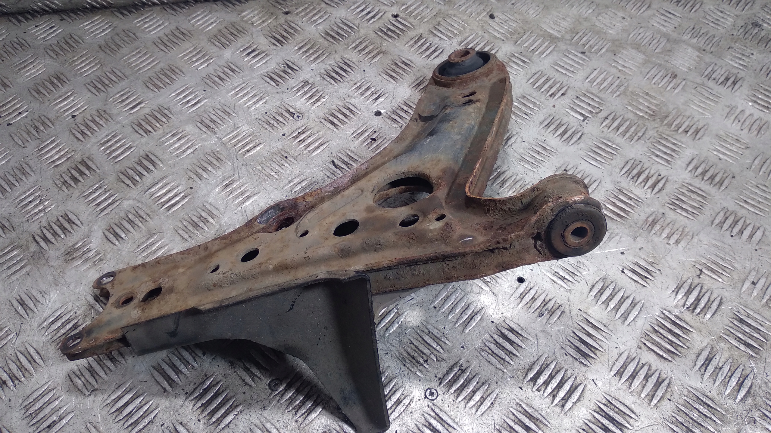 arm left front VOLKSWAGEN POLO 3 6N0615447A