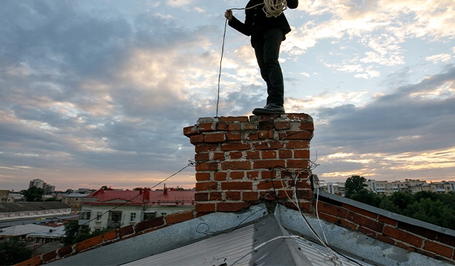 ZESTAW DO CZYSZCZENIA KOMINA KULA 2,5kg LINA 15M Marka MiG