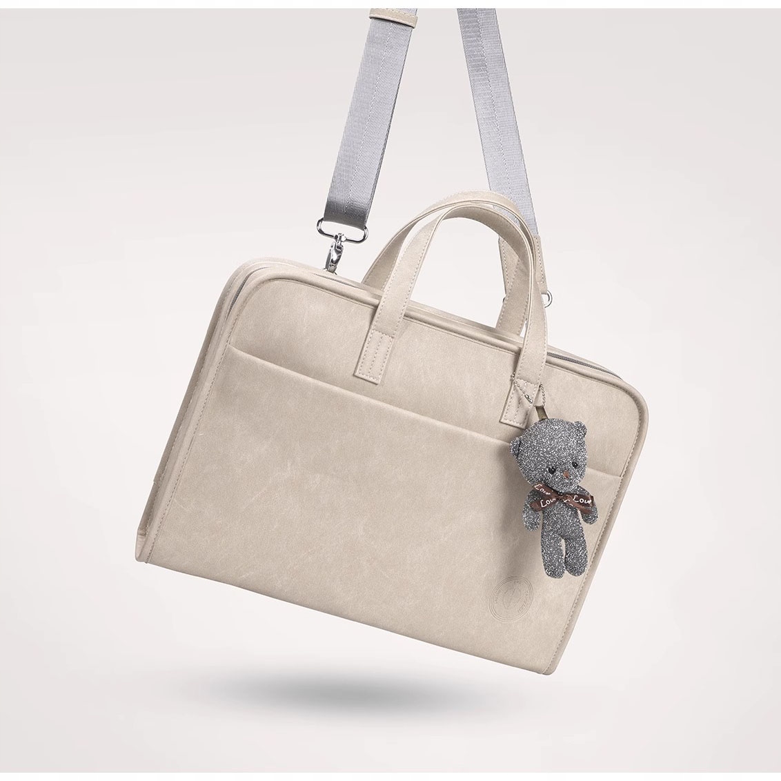 DAMSKA TORBA NA LAPTOPA 15,6” NA RAMIĘ LEKKA Marka bez marki