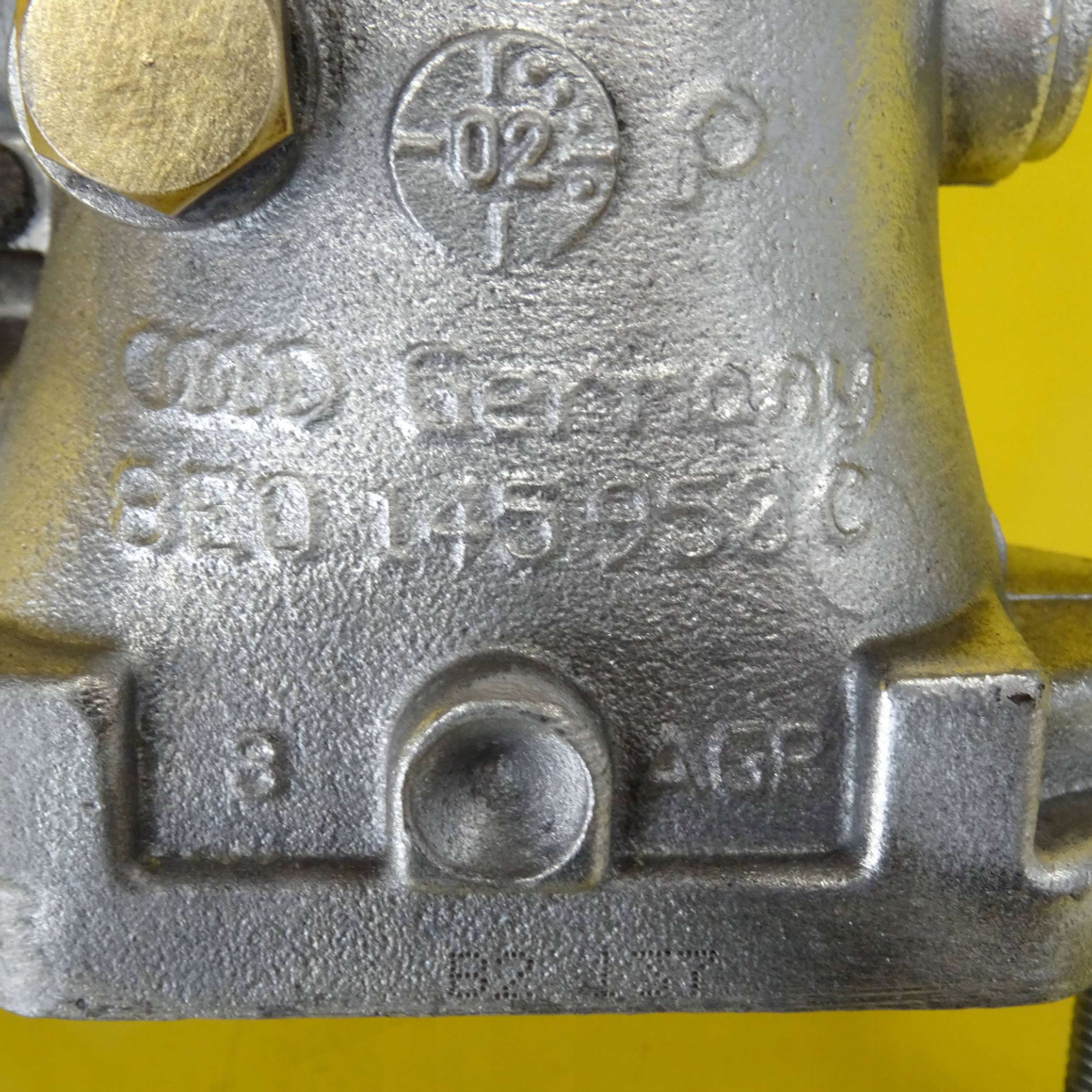 Audi 2.5tdi ДРОССЕЛЬНАЯ ЗАСЛОНКА 8E0145950C