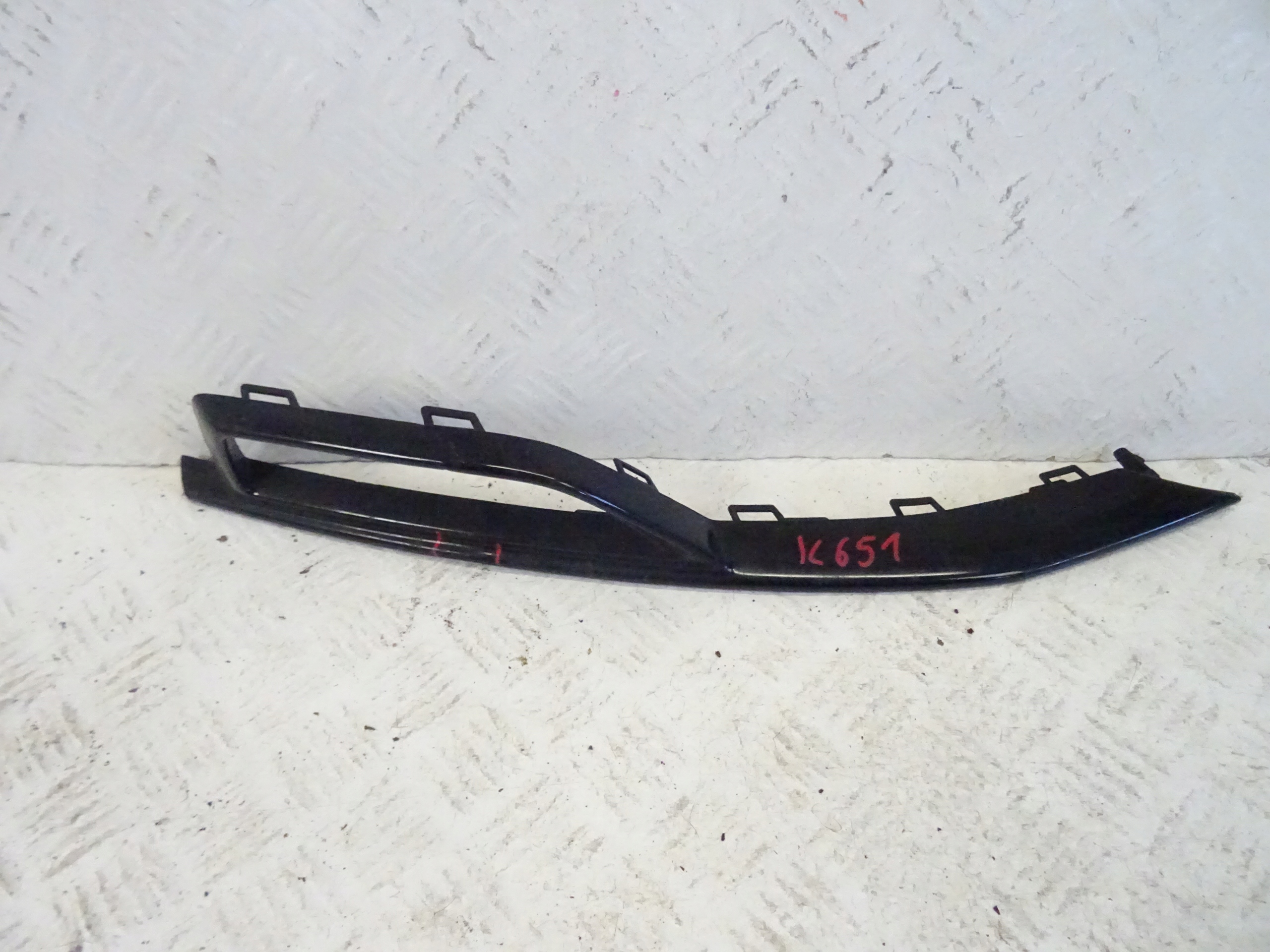 grid of a bumper front front right AUDI A5 LIFT S-LINE 8T0807682P
