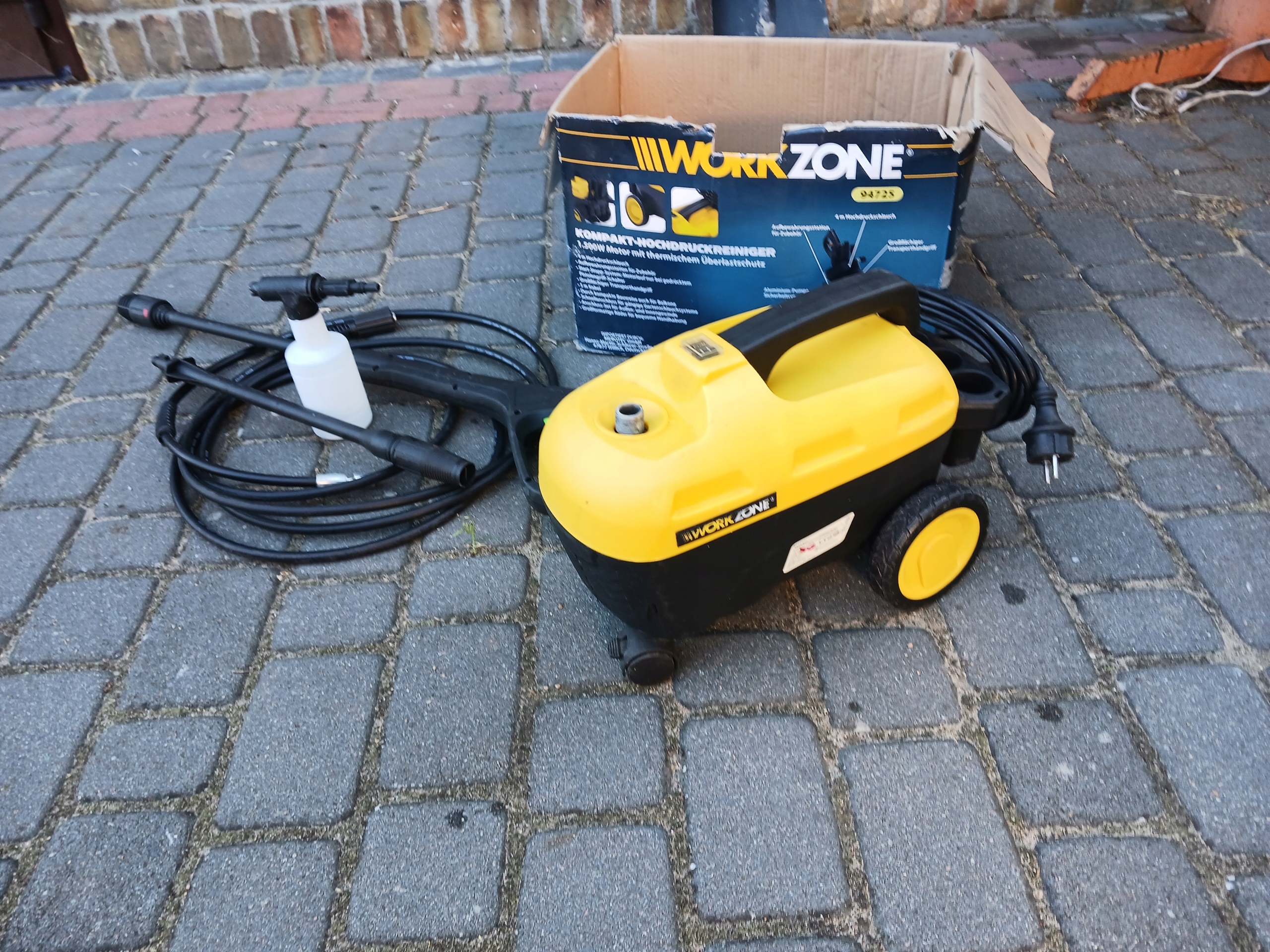 Marico Myjka ciśnieniowa Workzone 100 bar 1450 W (4003773012184