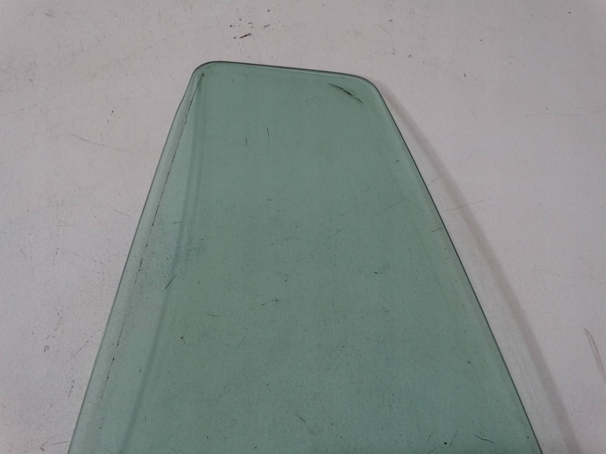 window door RENAULT LAGUNA 2 left rear part 43R-00049