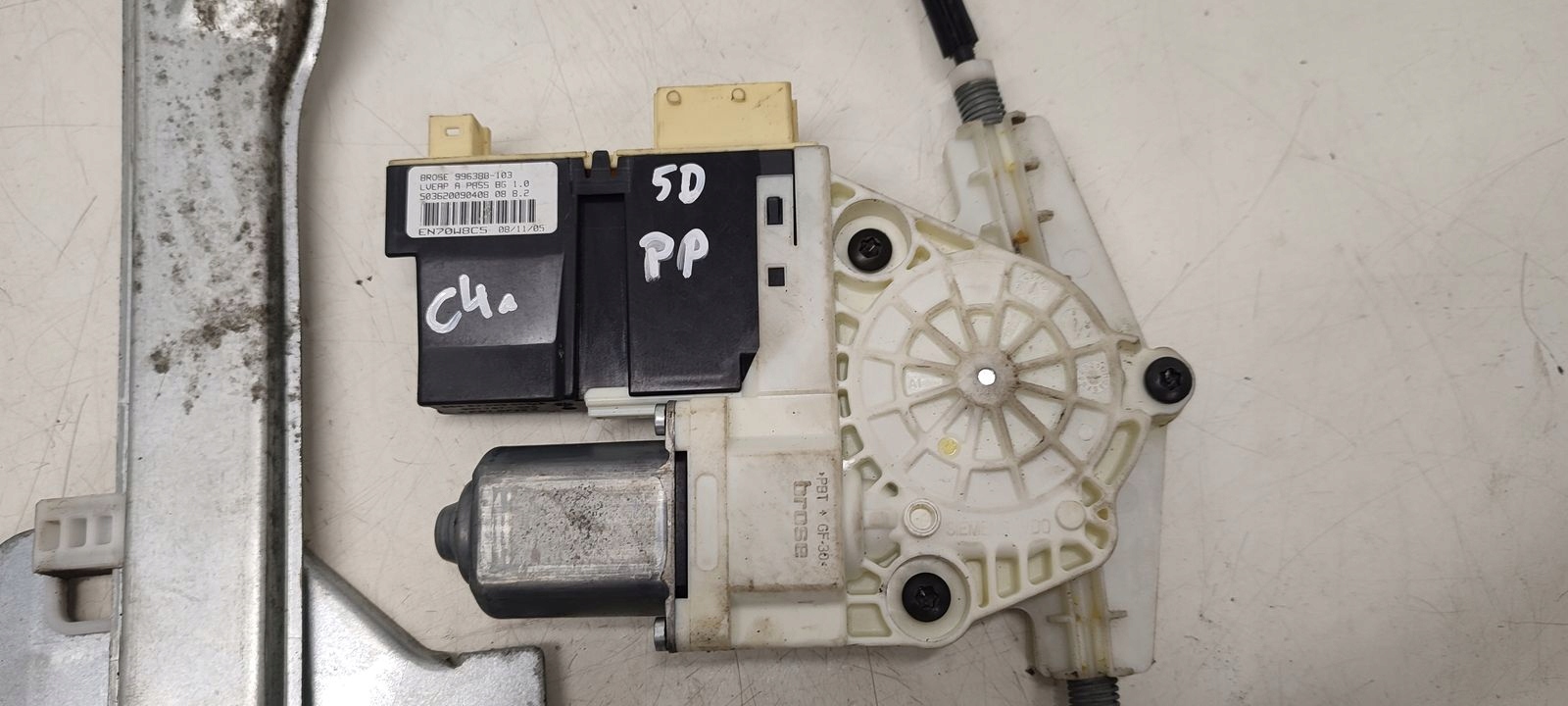 window regulator right front mechanism Citroen C4 and 1,6 HDI
