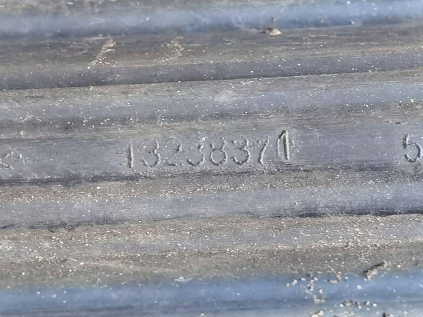 side grid of a bumper right side Opel Insignia A 2011 13238371
