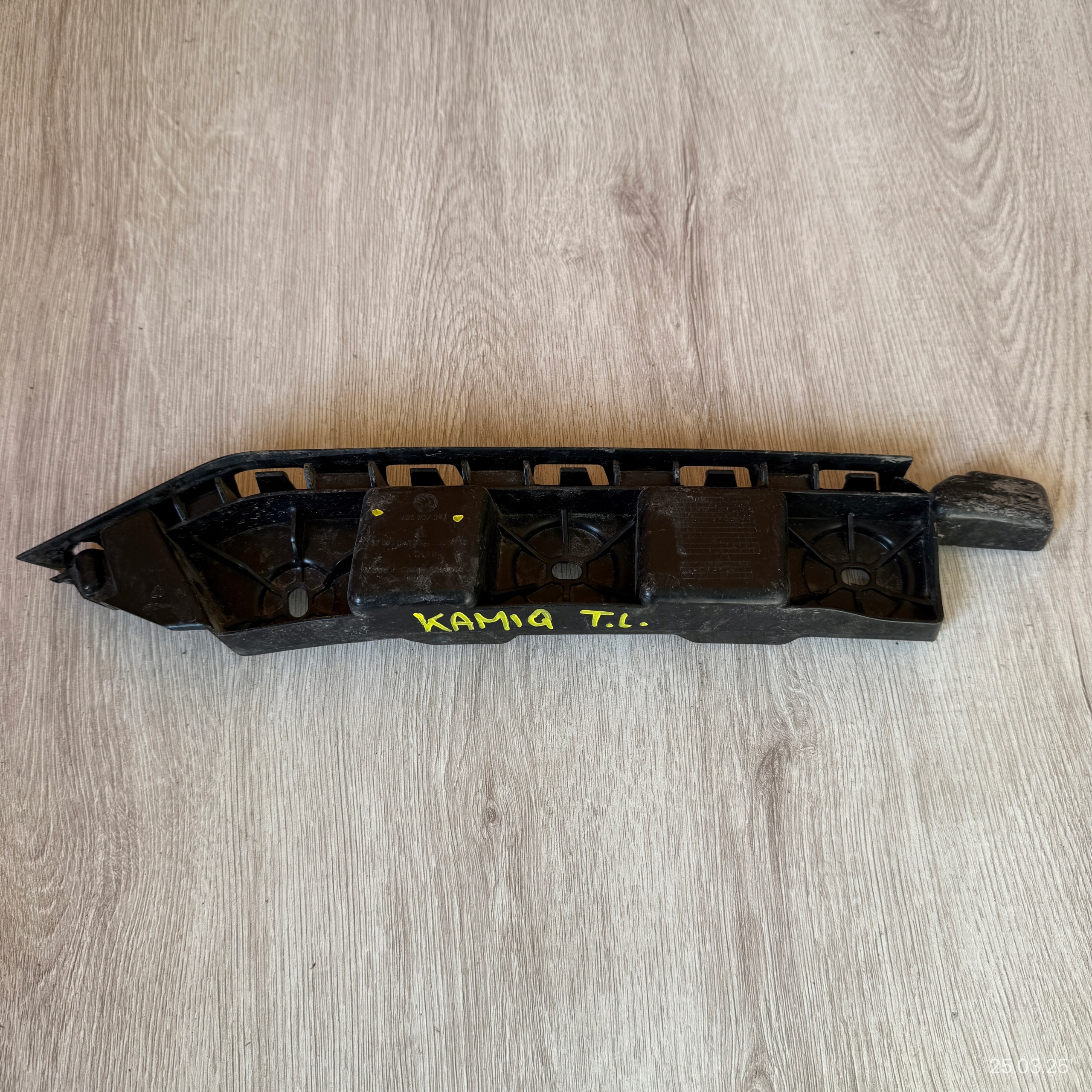 bumper bracket rear left SKODA KAMIQ 658807393