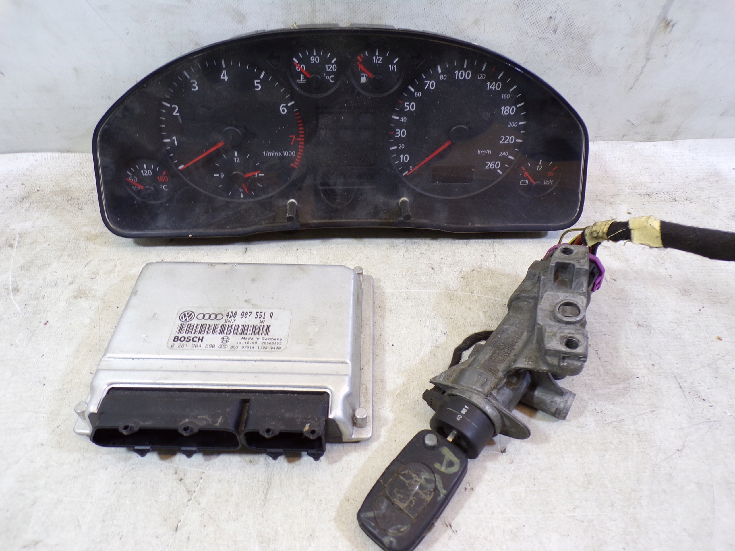 Montaggio STARTOWY AUDI A6 C5 2.4b 4D0907551R