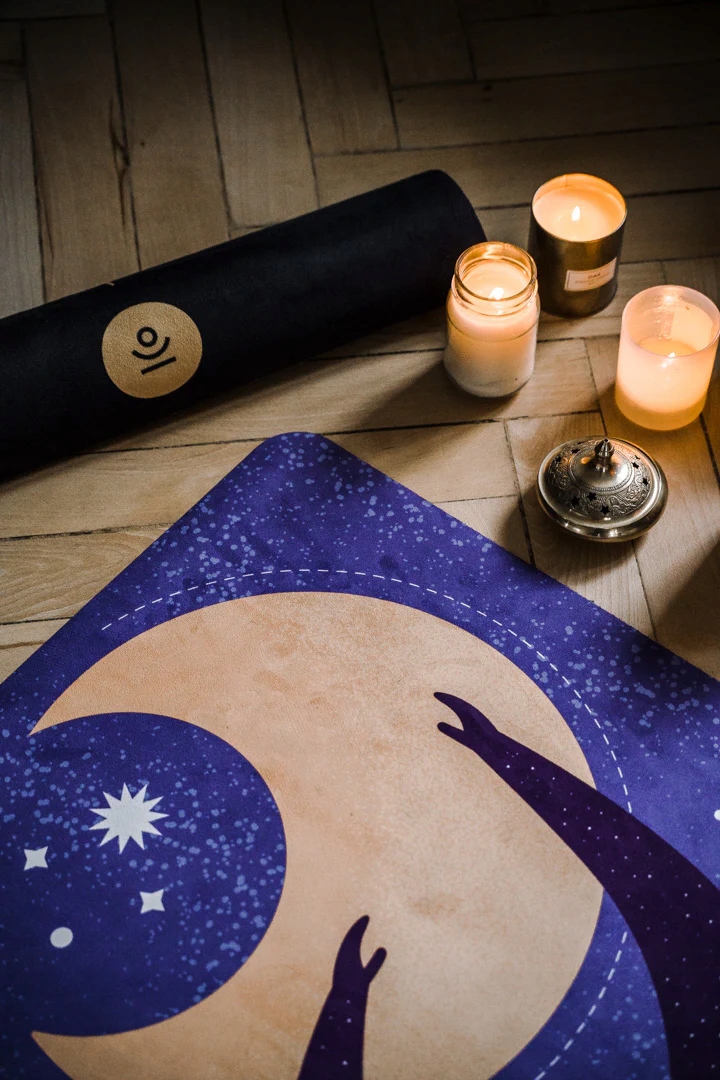 Mata do jogi, ćwiczeń i pilatesu Moonholi COSMIC GIRL Model Cosmic Girl