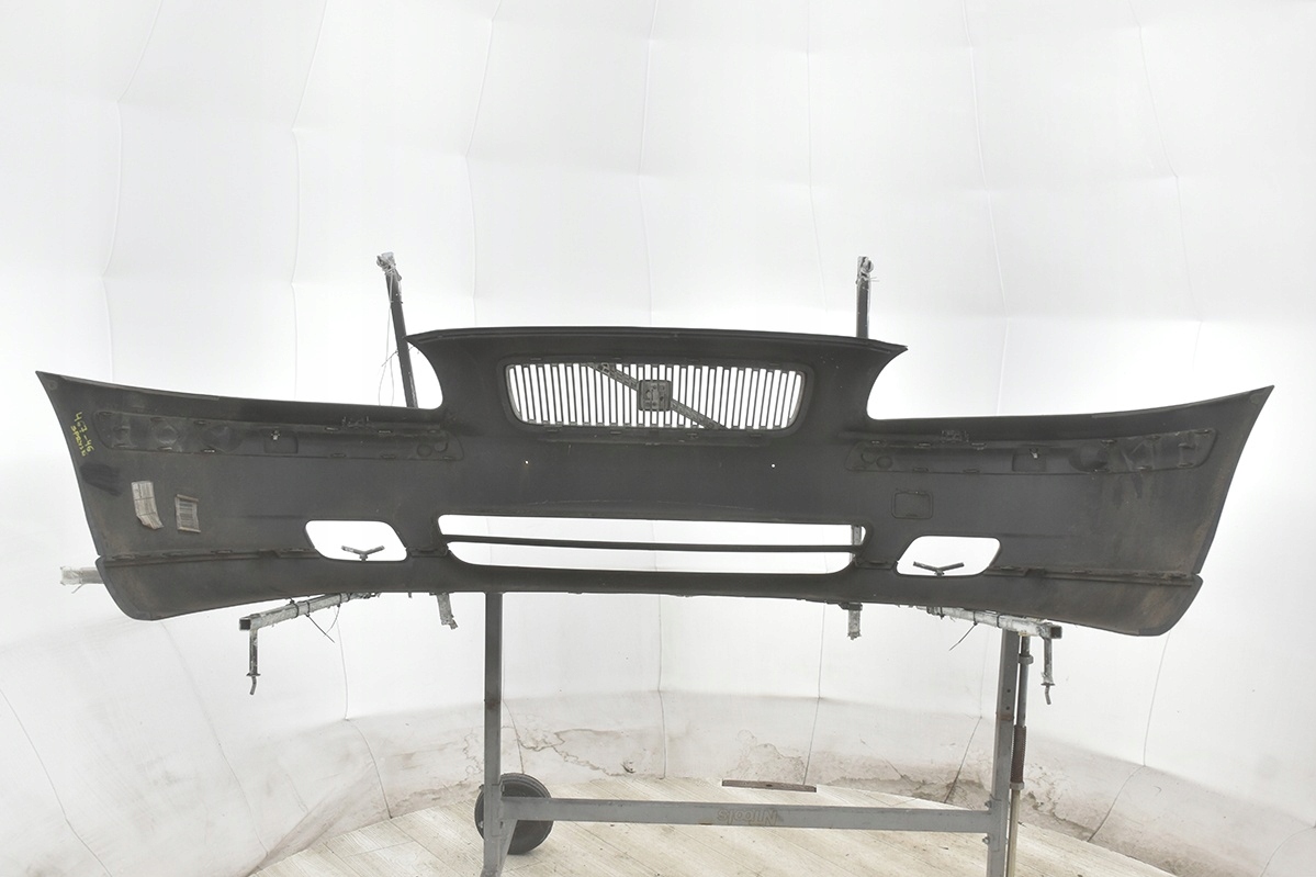 front bumper front VOLVO V70 II LIFT washers
