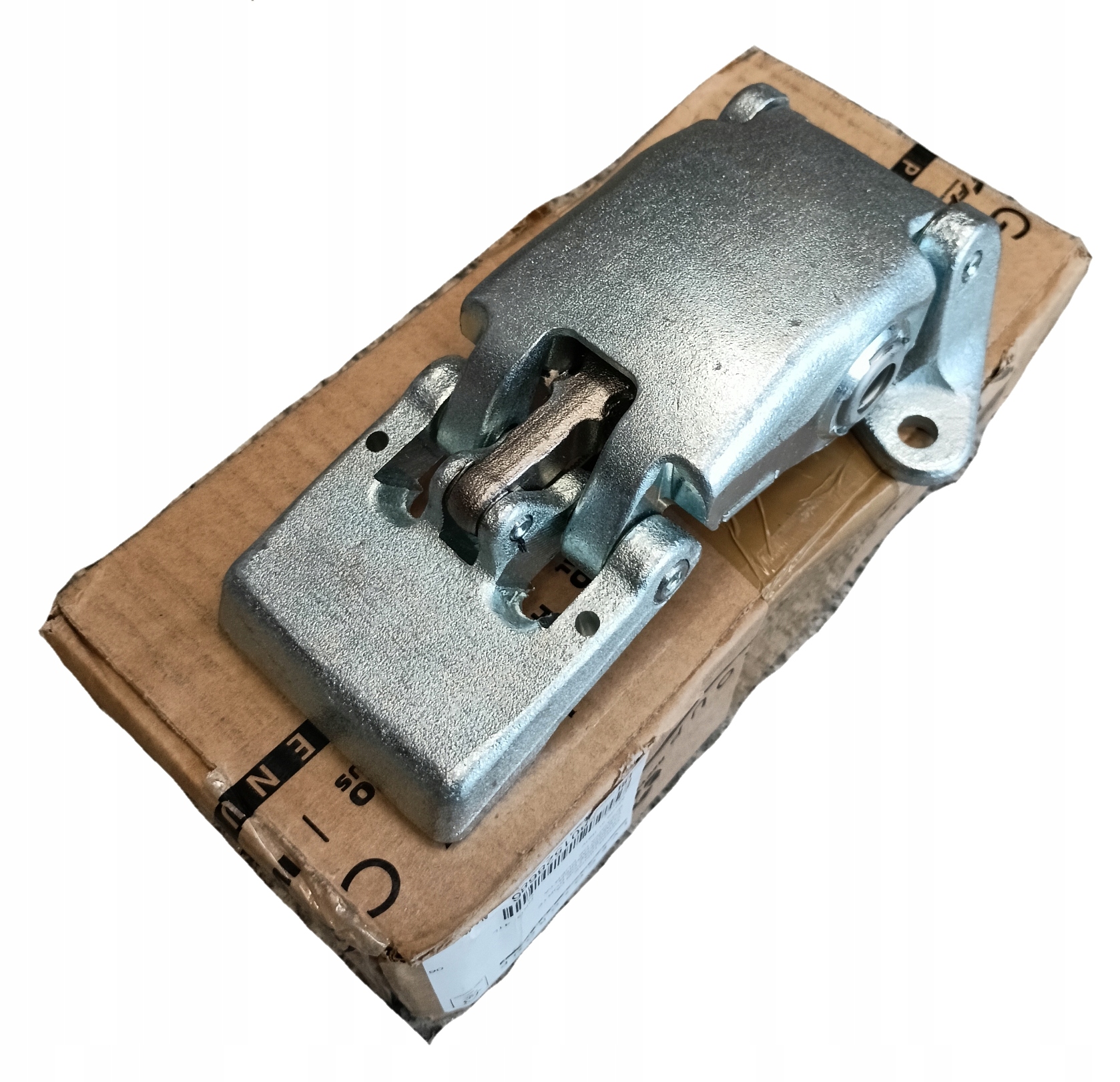 5801528686 - Петля задняя нижняя IVECO 14-16-левая правая