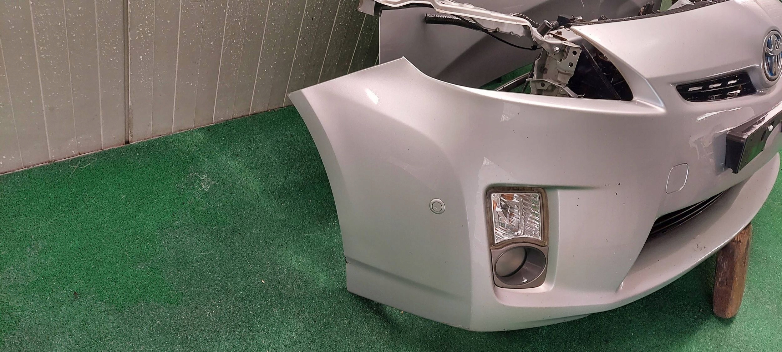 bumper front TOYOTA PRIUS III 09-12 LAK: 1F7