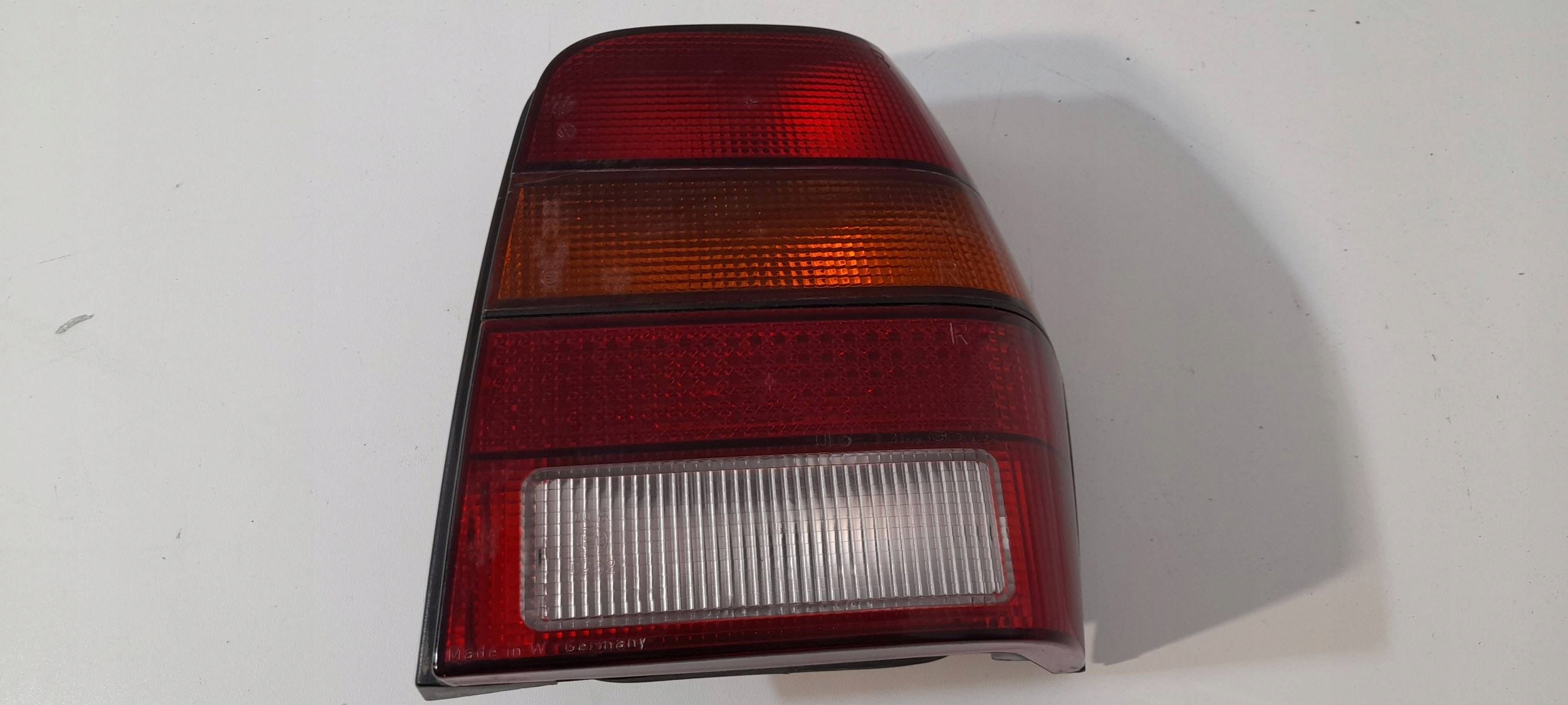 Volkswagen Polo II 86C 2F light rear right 3364GEM0 (R463)