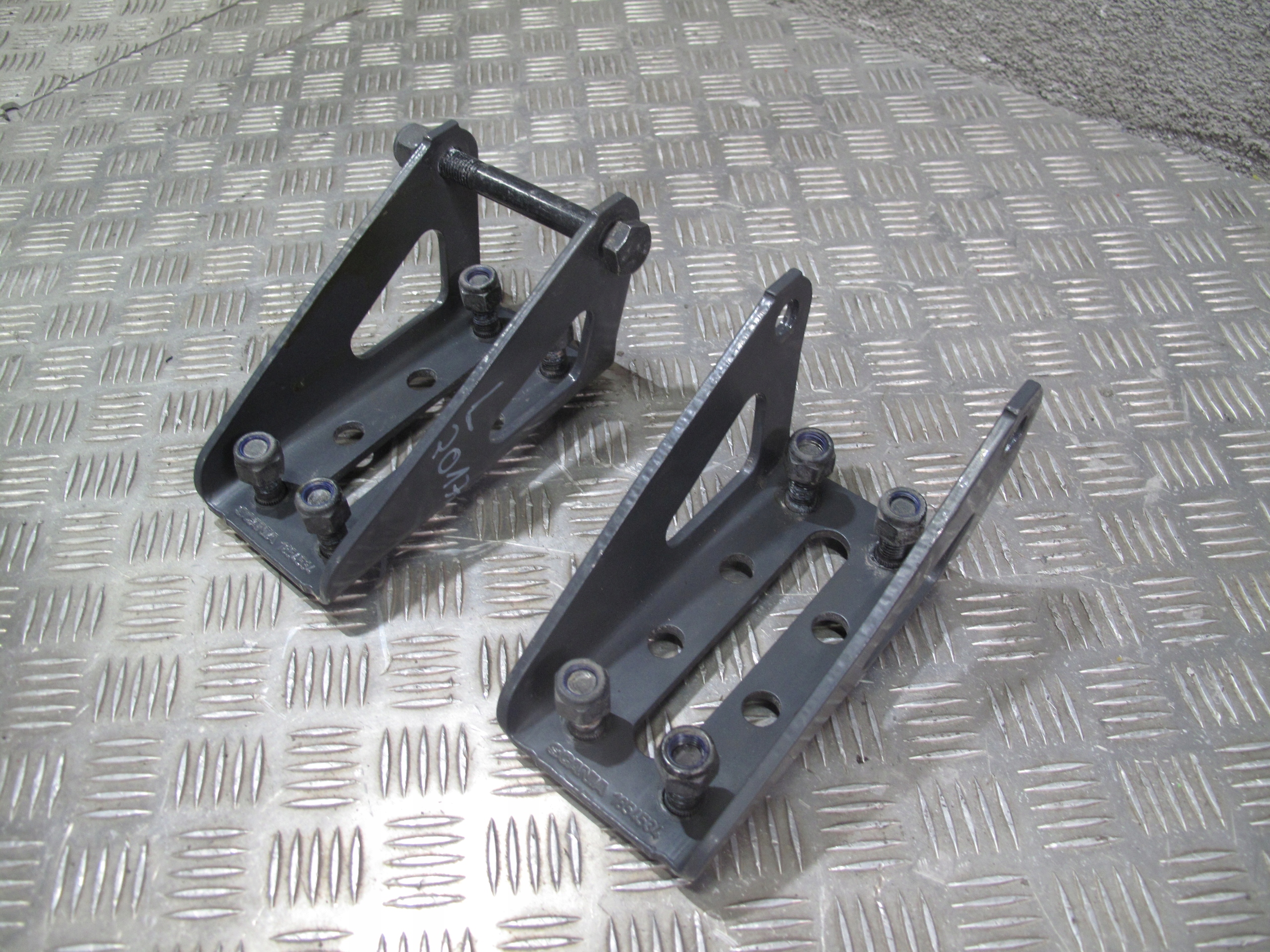 WSPORNIK MOCOWANIE RESOROW TYL SCANIA R S Car type Trucks