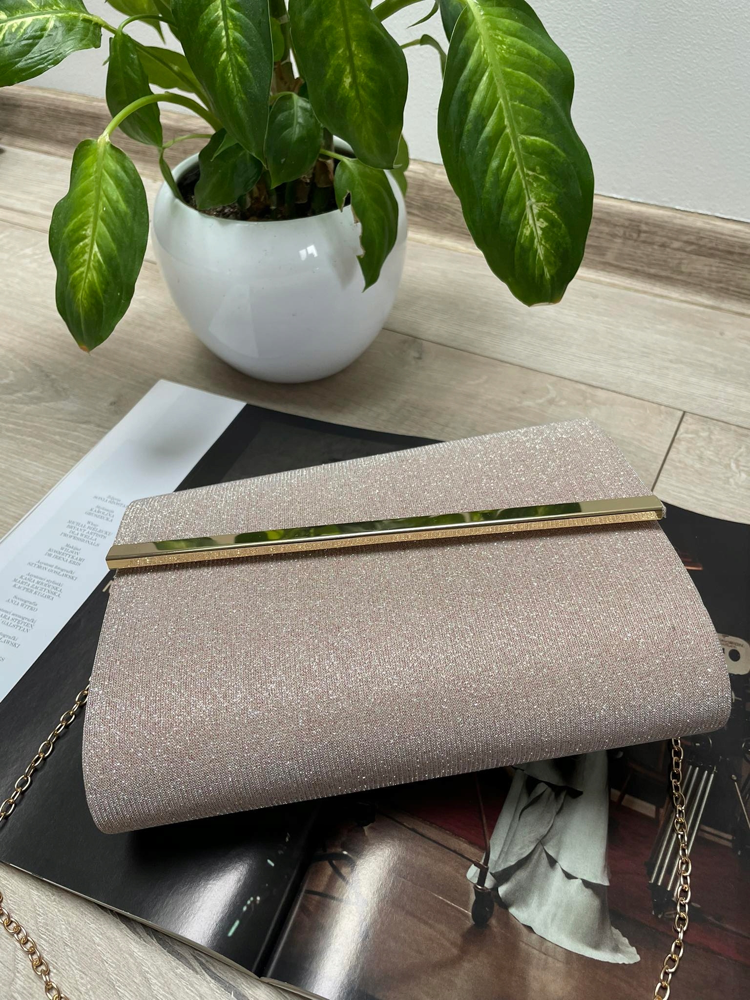 BŁYSZCZĄCA PIĘKNA TOREBKA KOPERTÓWKA różowe złoto Głębokość produktu 6 cm