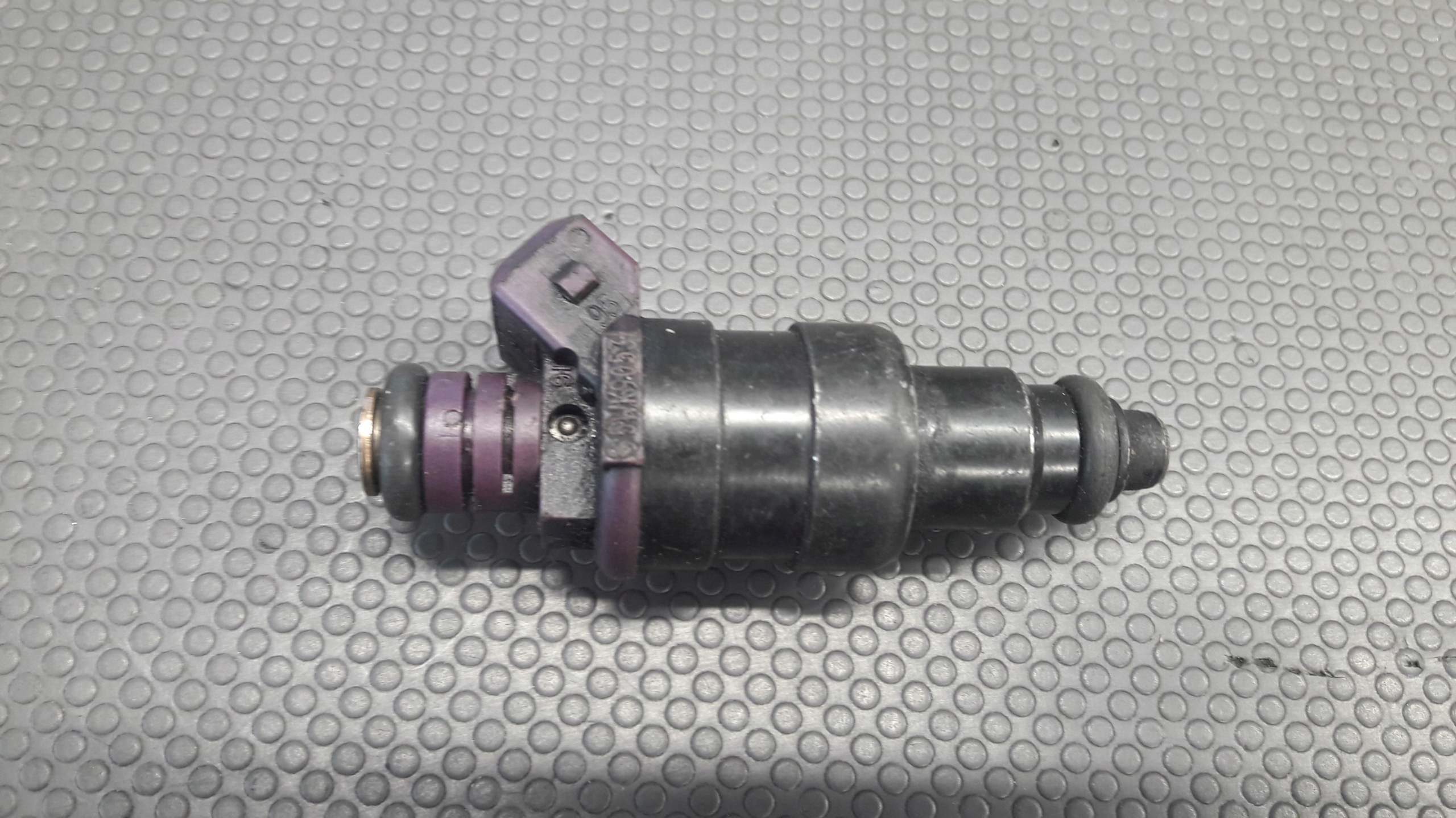 Injecteur Carburant OPEL 90411552 OPEL