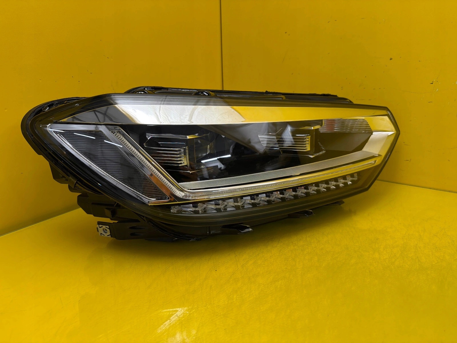 light right front VW Touran III 2015- Full Led 5TB941082D