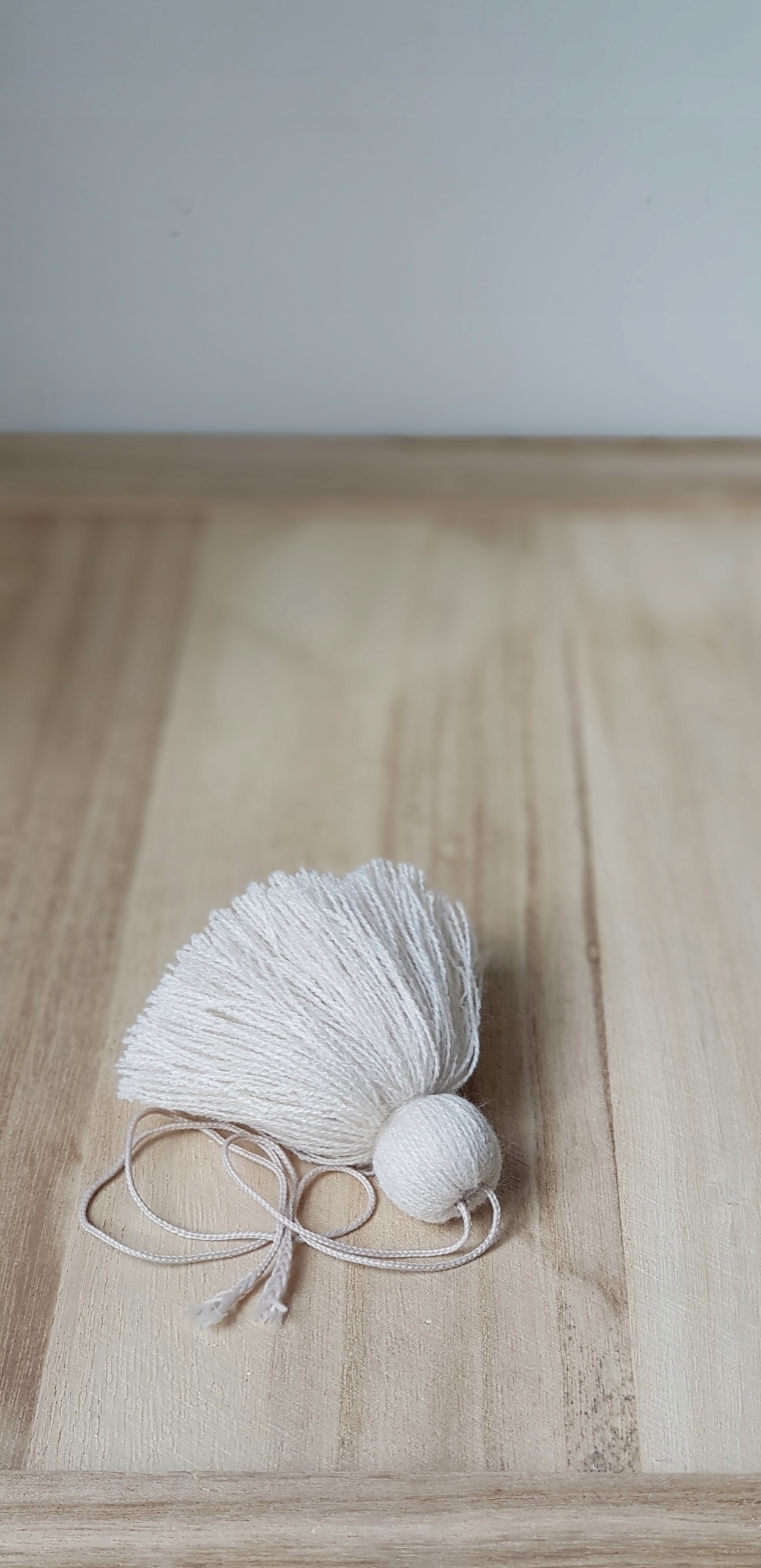 CHWOST BEŻ CHWOSTY DEKORACJA WEŁNA AKRYL Kod producenta chwosty