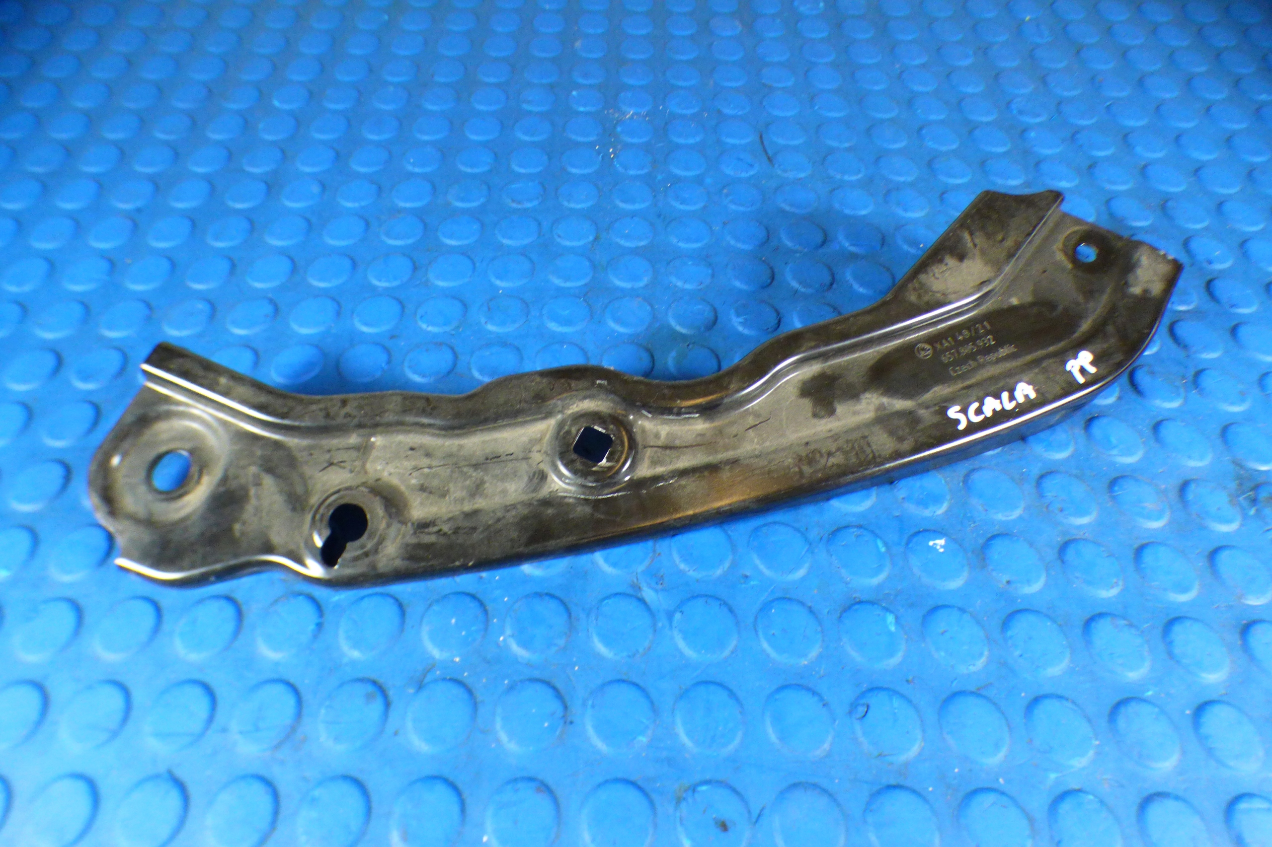 console supports right front 657805932 original st.BDB SKODA SCALA