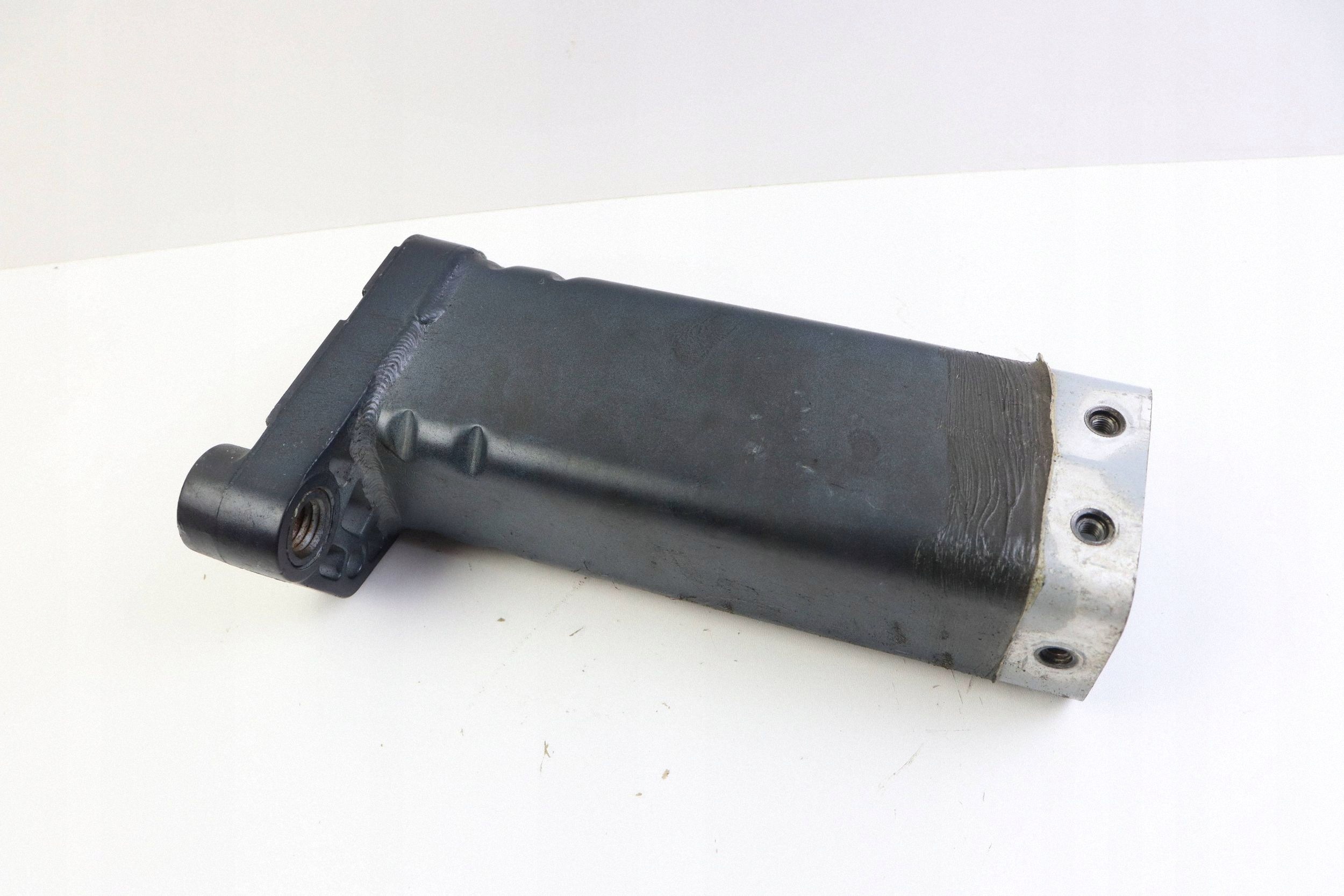 AUDI A2 beam tip quarter pipe end right 8Z0805120