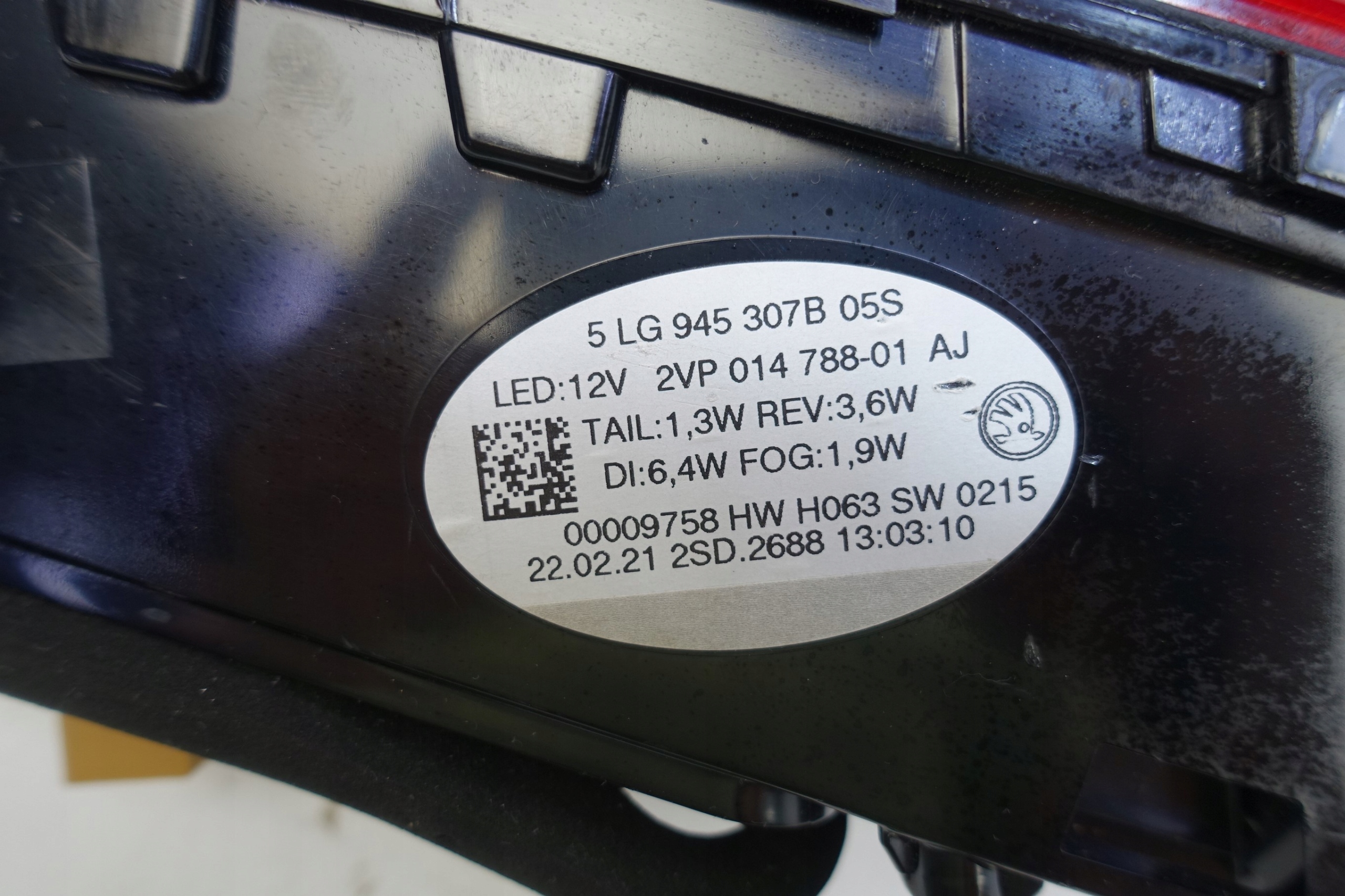 light left rear part left rear SKODA ENYAQ 5LG