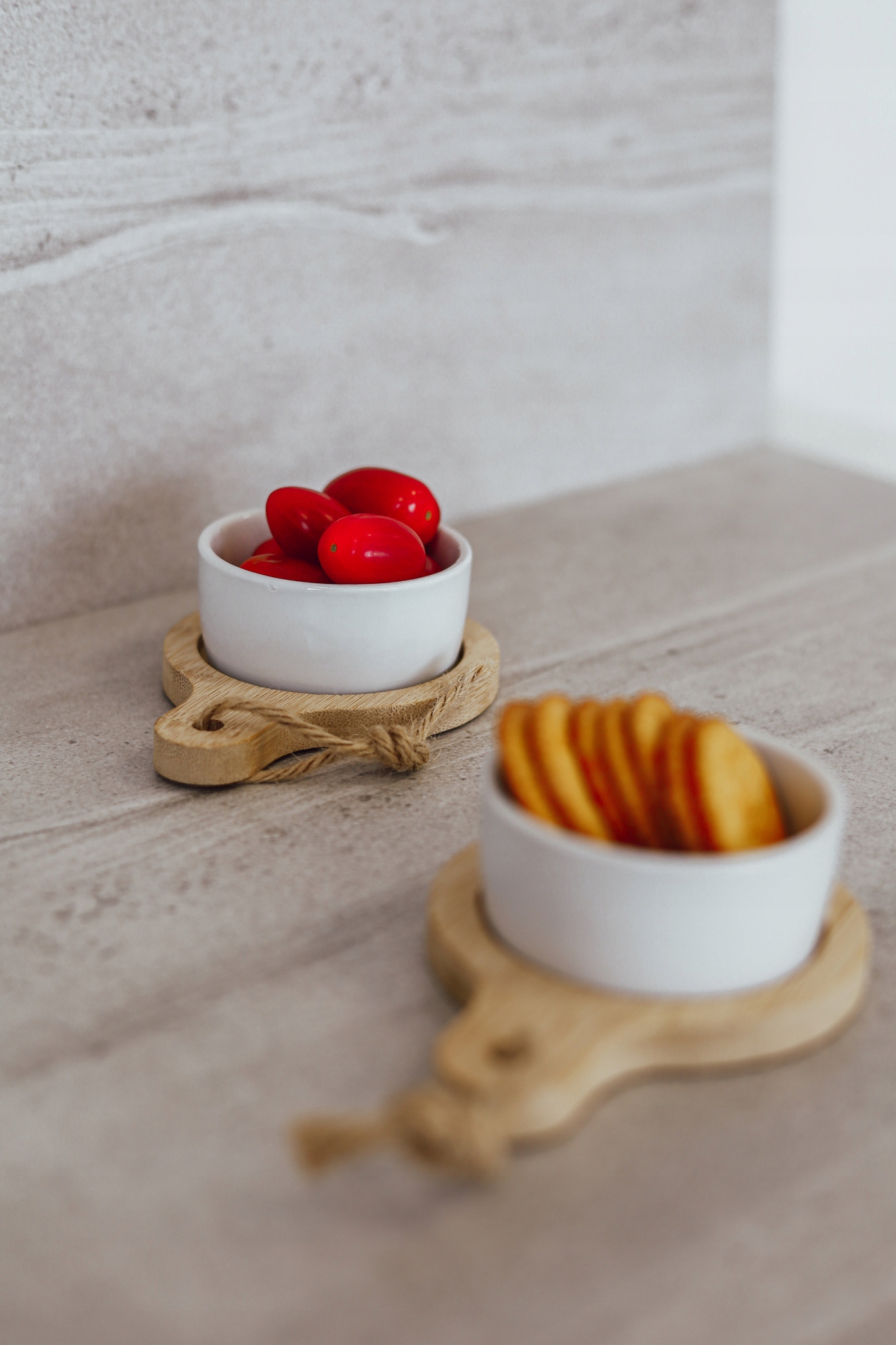 Miseczki komplet 2 szt. do serwowania przekąsek Kolor biały odcienie brązu i beżu