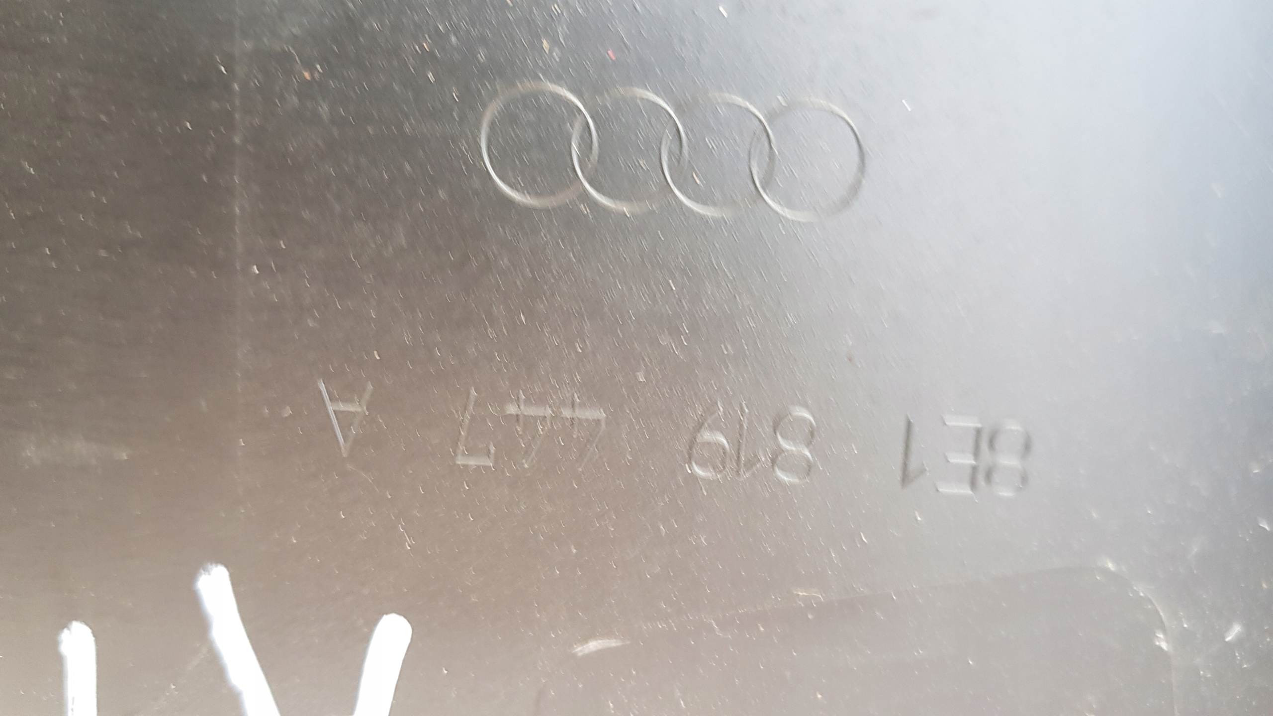 AUDI A4 B6 torpedo plastic right