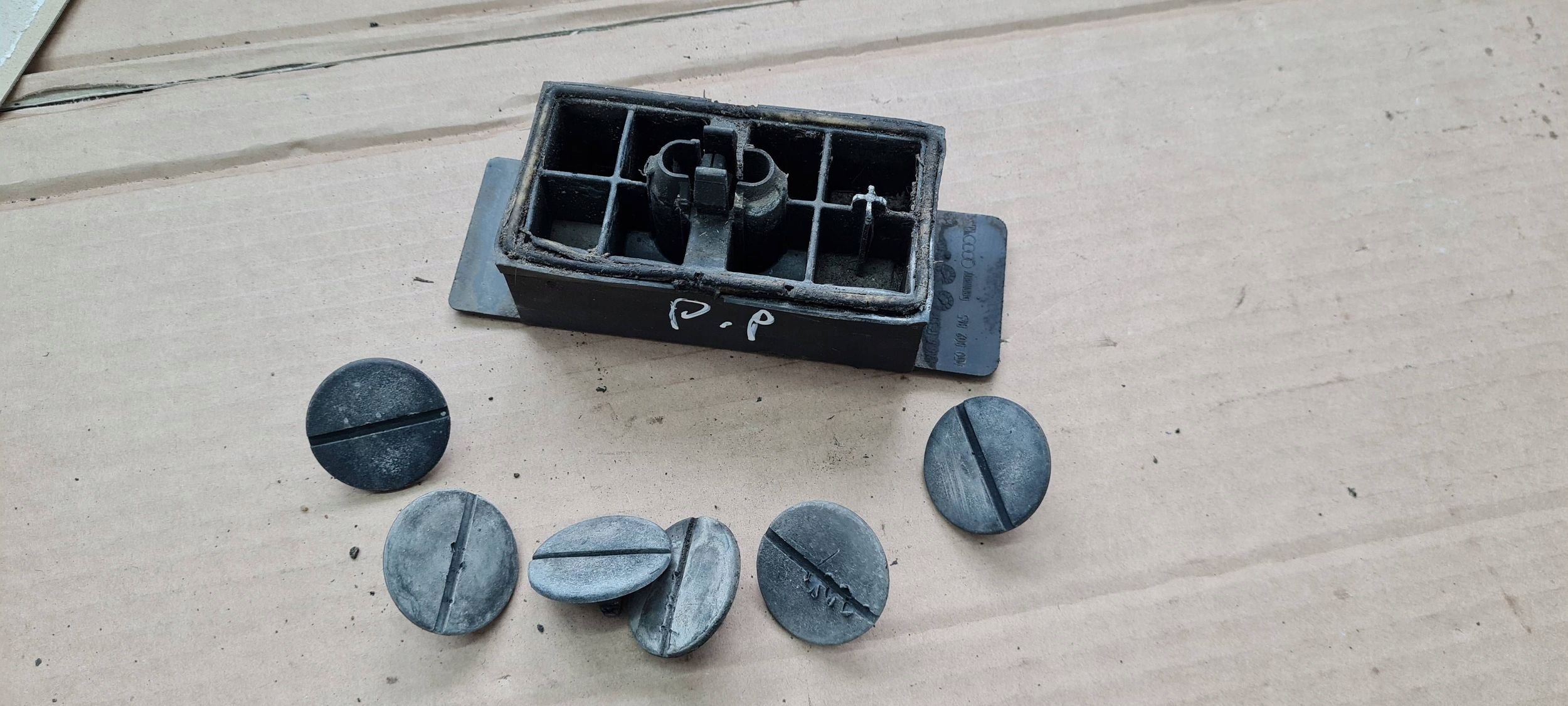 A7 4G S7 bracket holder mouldings PROGOWEJ 4G0802845 4G0802847 A6 C7 4G