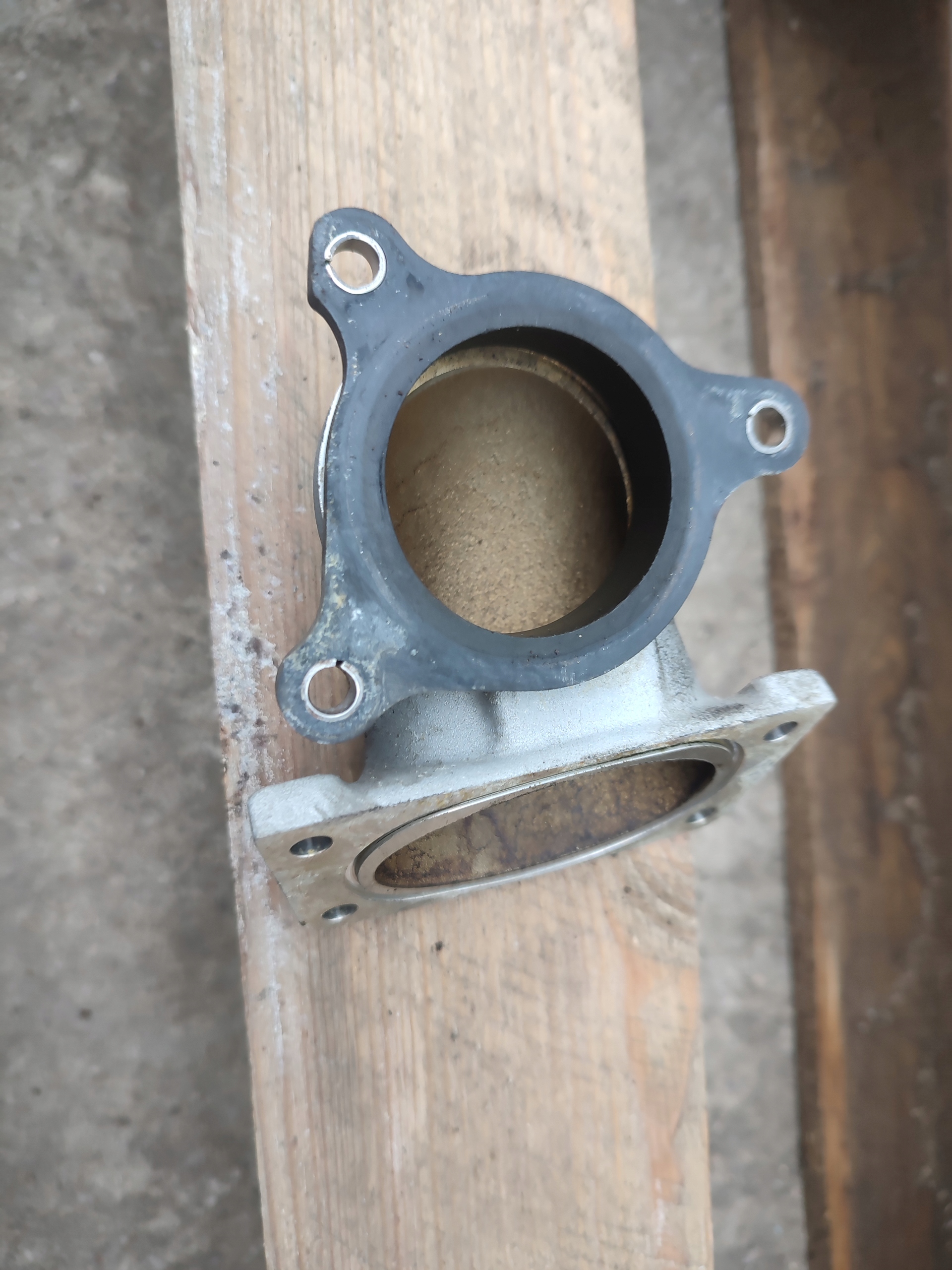 pipe clutch kompresora audi a6 c6 3.0 tfsi
