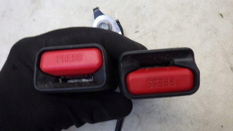 ремень безопасности зад SWIFT MK8 1137111