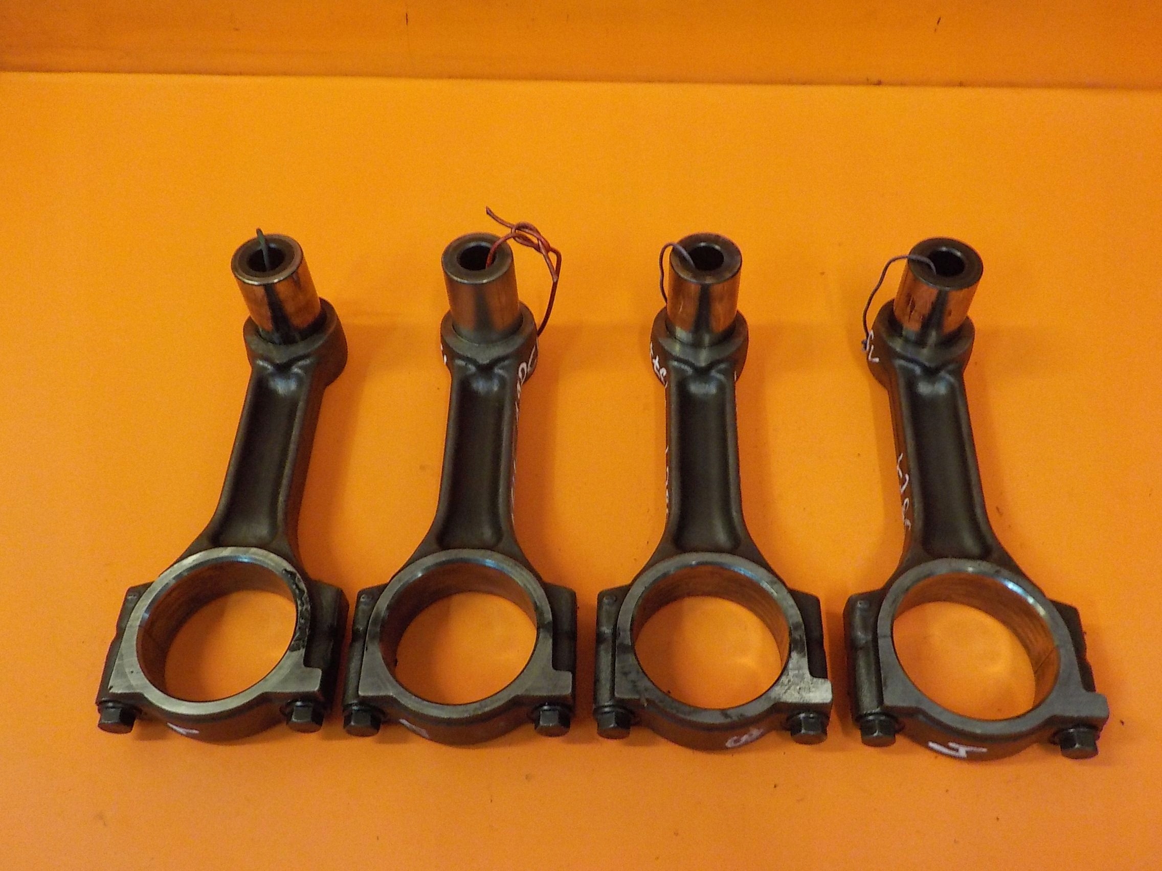 TRAFIC II VIVARO PRIMASTAR 1.9 DCI 04 korbowod