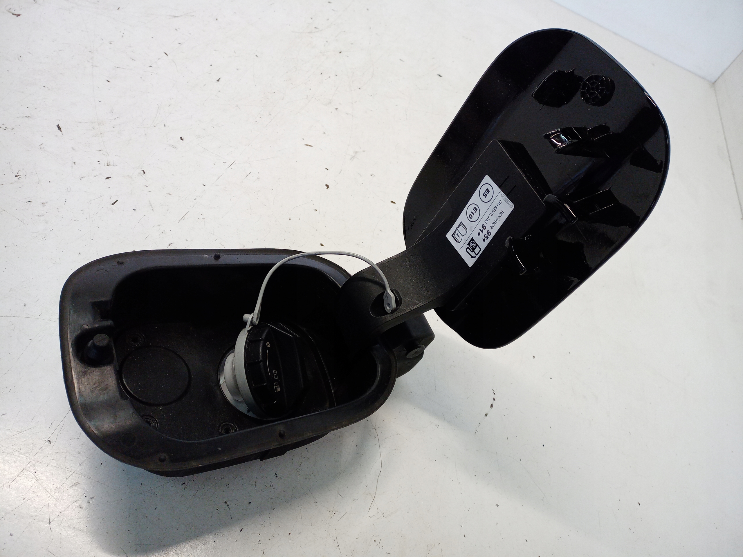 KLAPKA WLEWU PALIWA HYUNDAI I30 N Producent części Hyundai OE