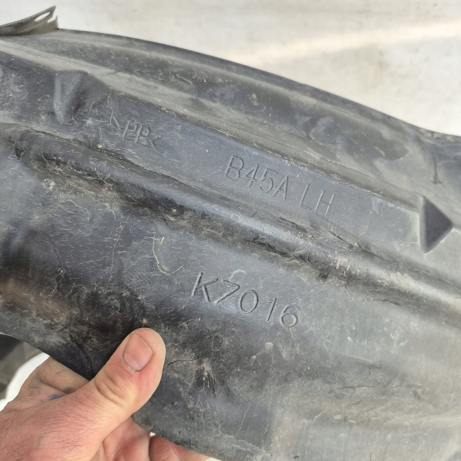 MAZDA 3 III BM 13- mudguard left front front