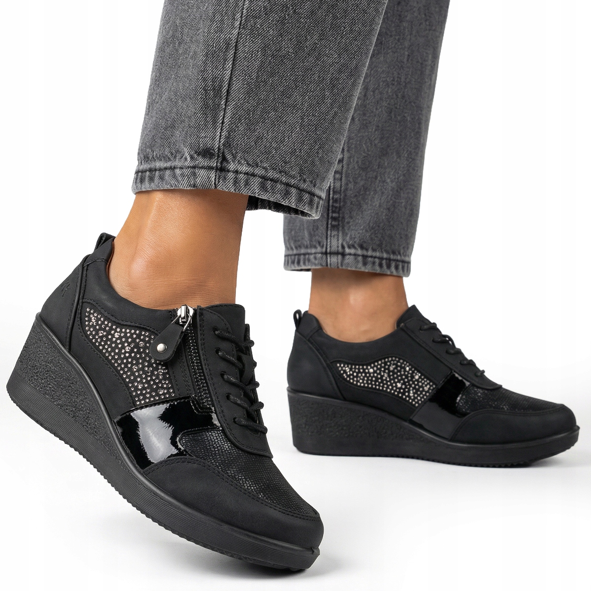 Polobotky tenisky na klínku černé zirkony zirkony se zavazováním Wojtyłko 38