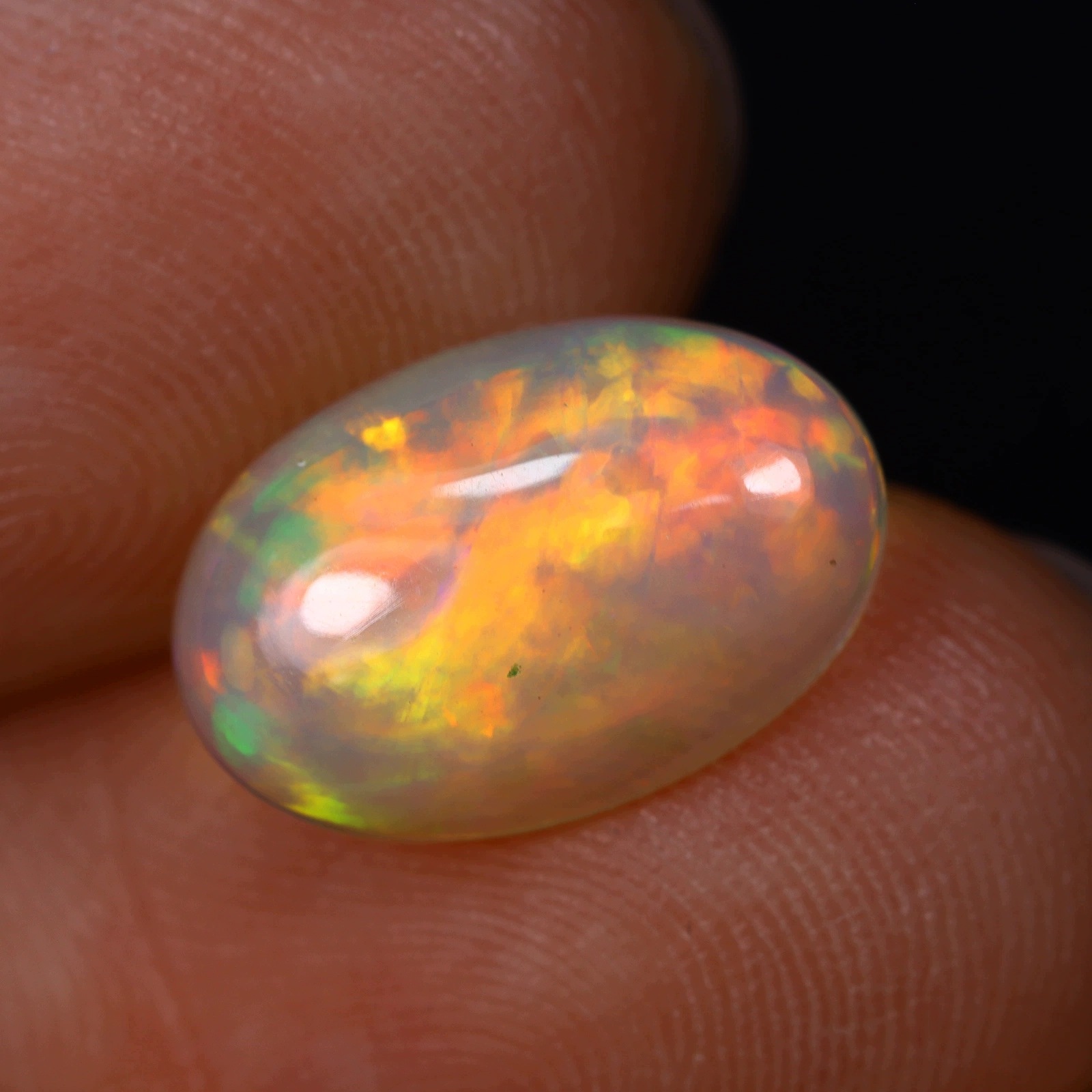 Přírodní opál 1.72 ct Kabošon Etiopie certifikát Wbd