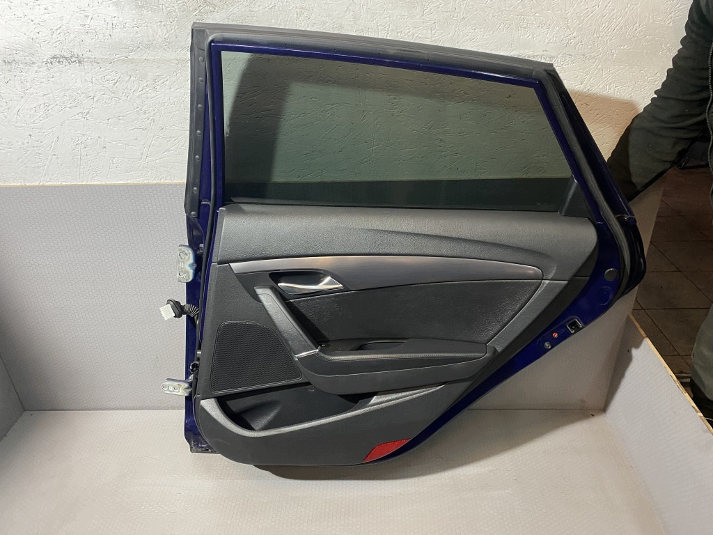 HYUNDAI I40 door rear part right ZU6 complete