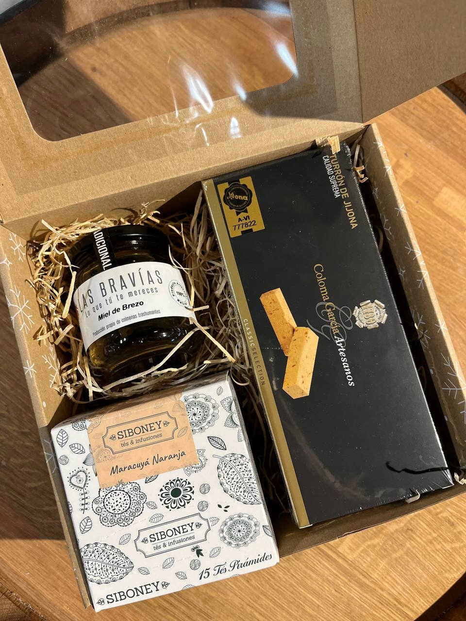 Levně dárková sada vřesový med, čaj, turron