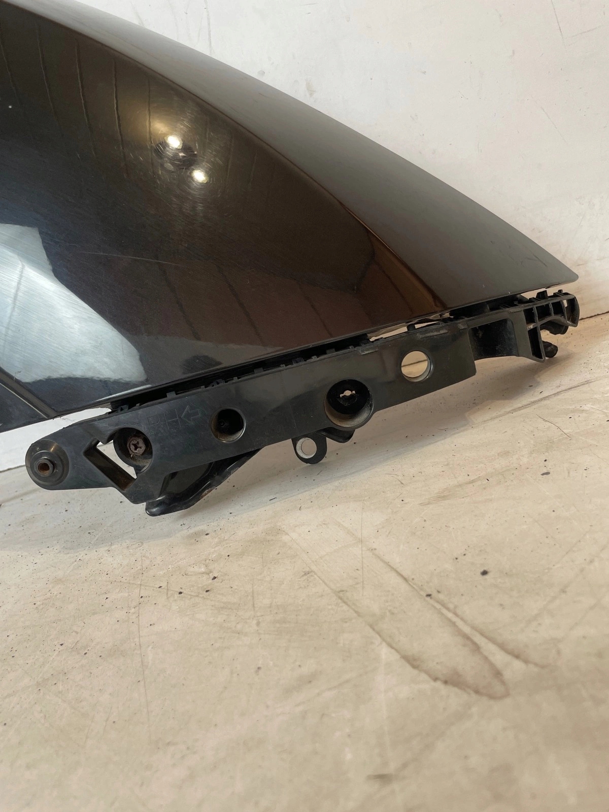 fender front front right Nissan Juke and F15 black