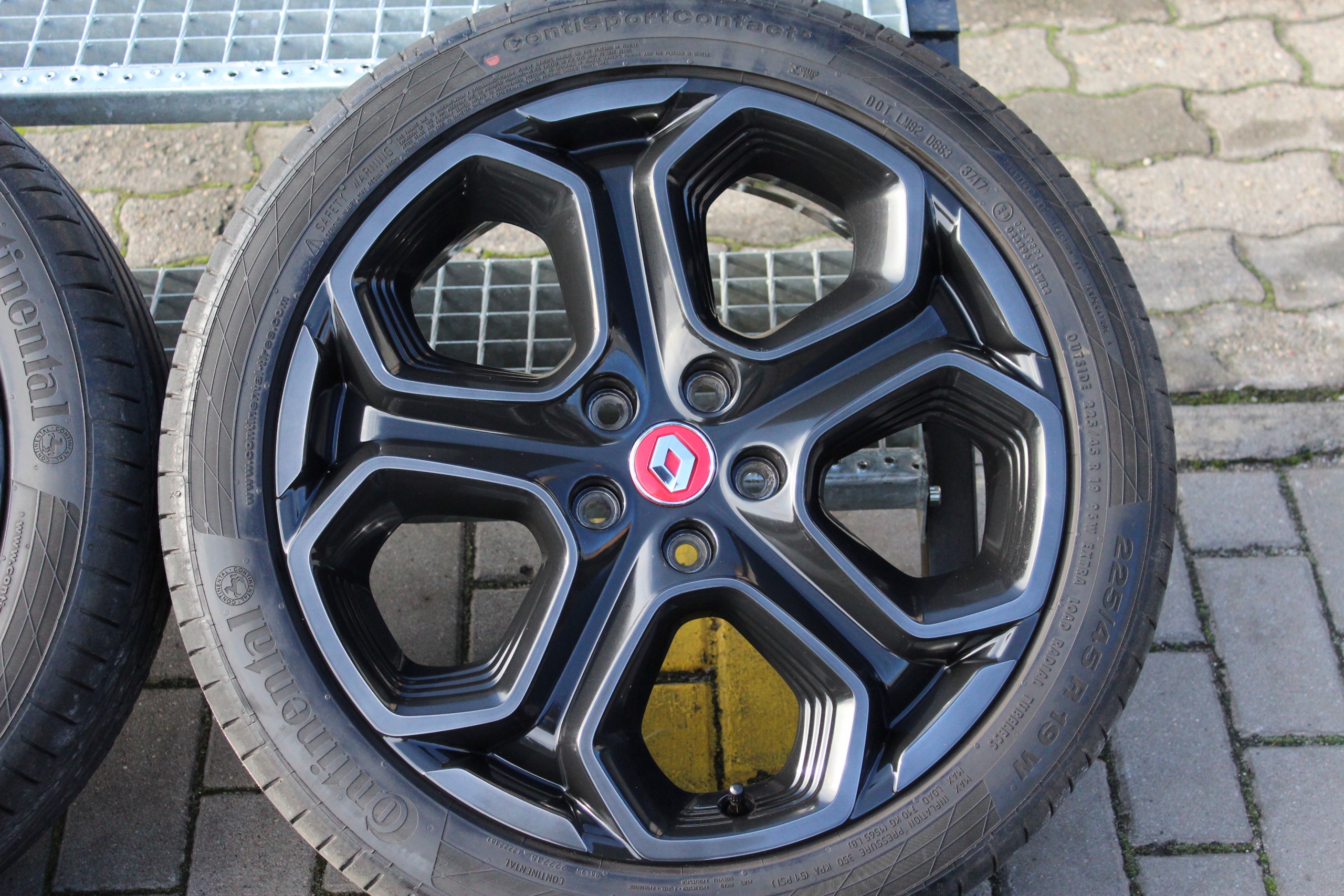 Оригинальный RENAULT KADJAR 19 