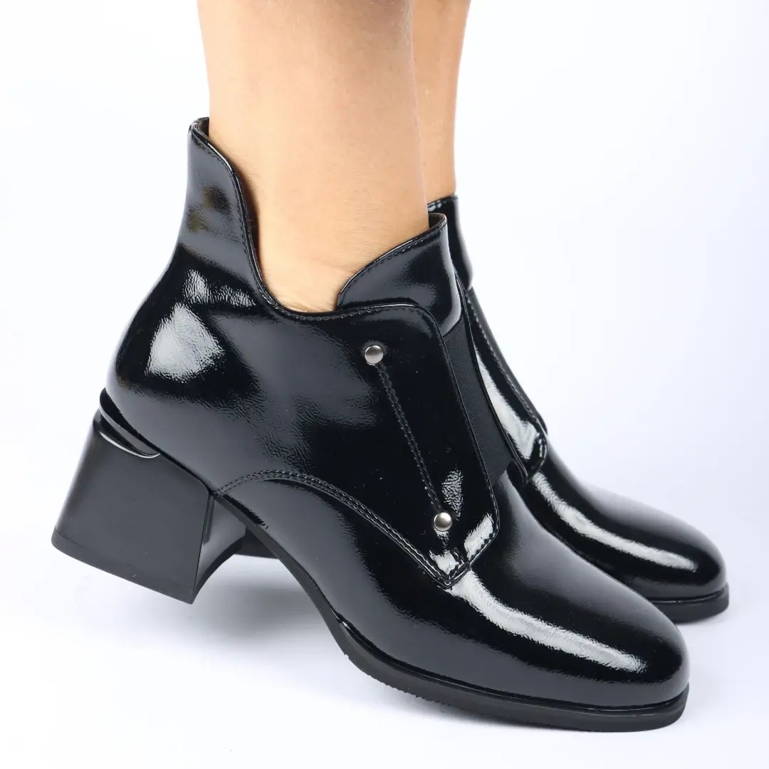 Dámské kotníkové boty Artiker 57C0025 černé 38, Černá