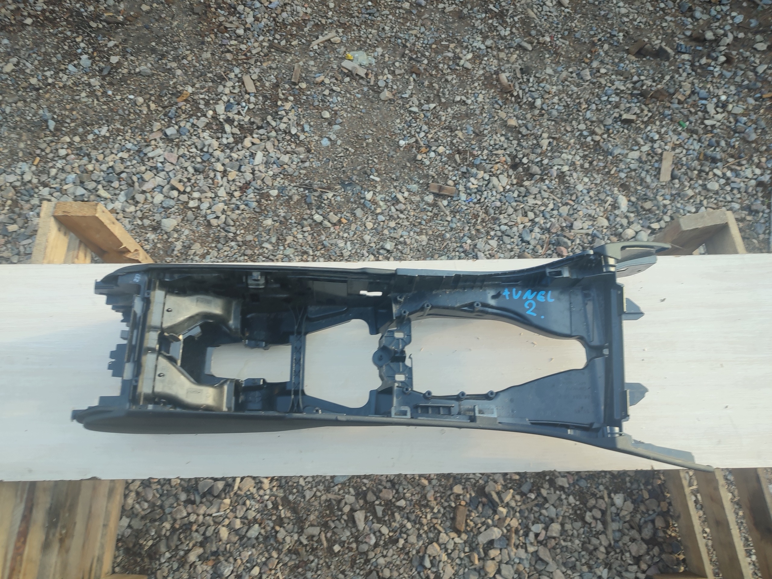 BMW F10 F11 TUNEL mitte 9206673