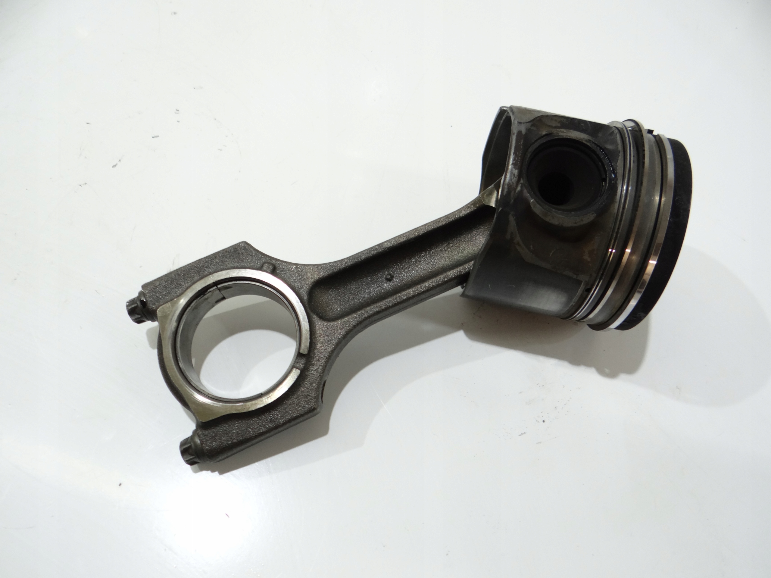 piston connecting rod BMW E60 E61 3.0 D LCI